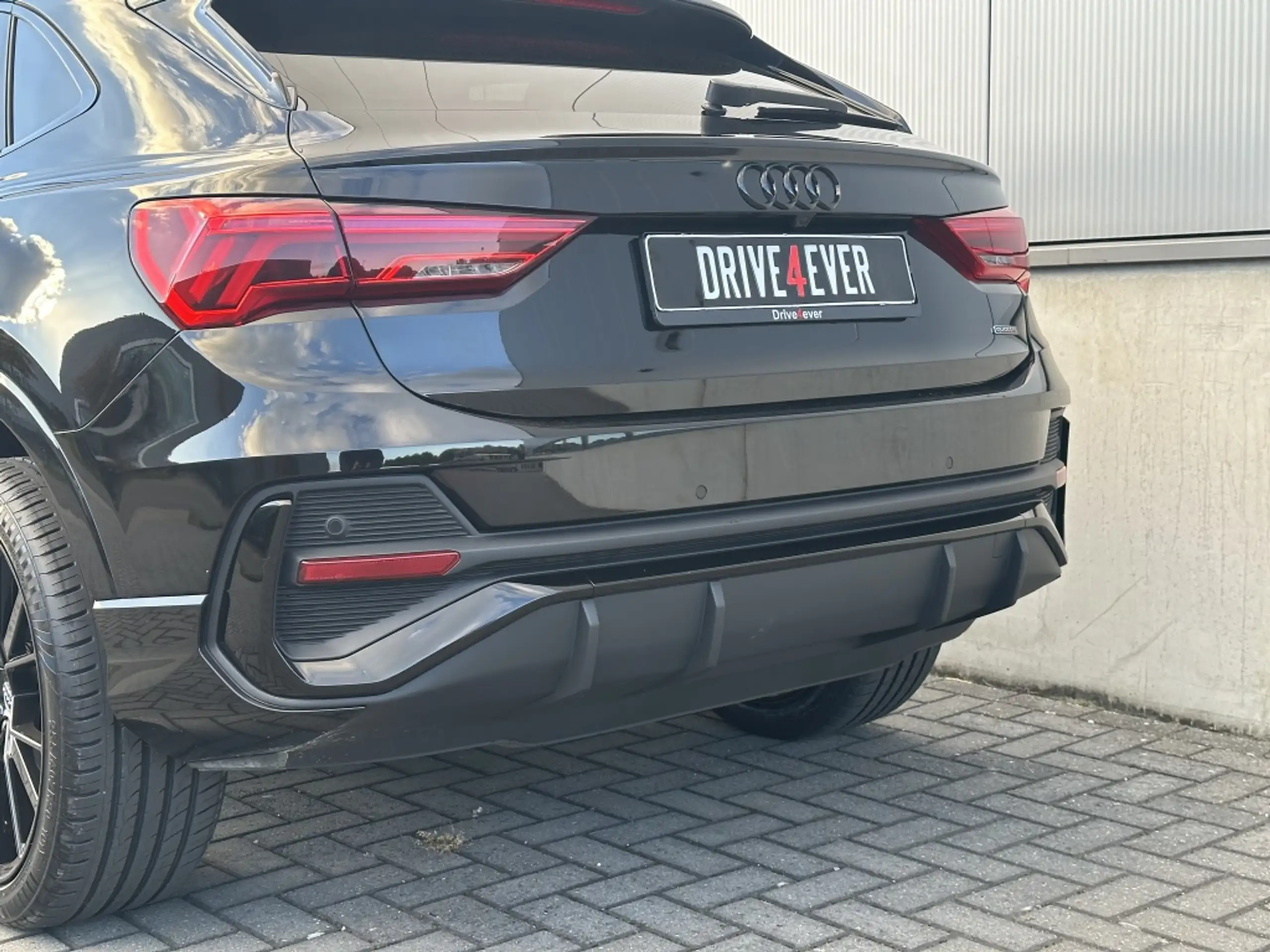 Audi - Q3