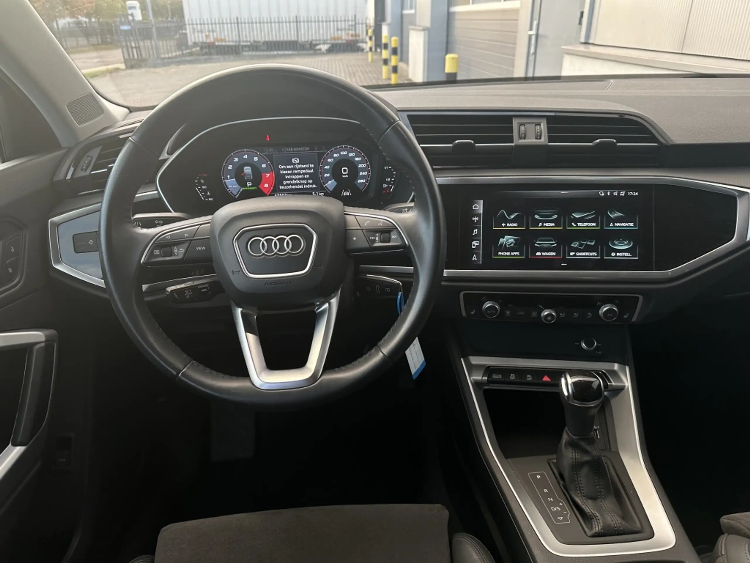 Audi - Q3