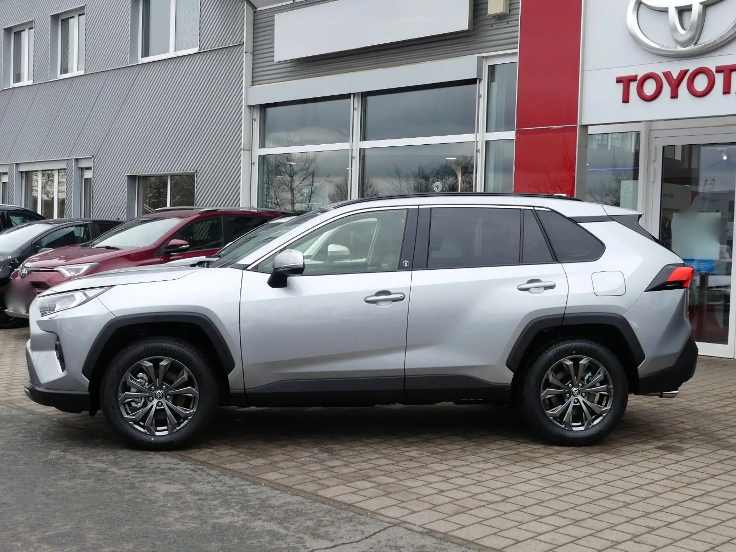 Toyota - RAV 4