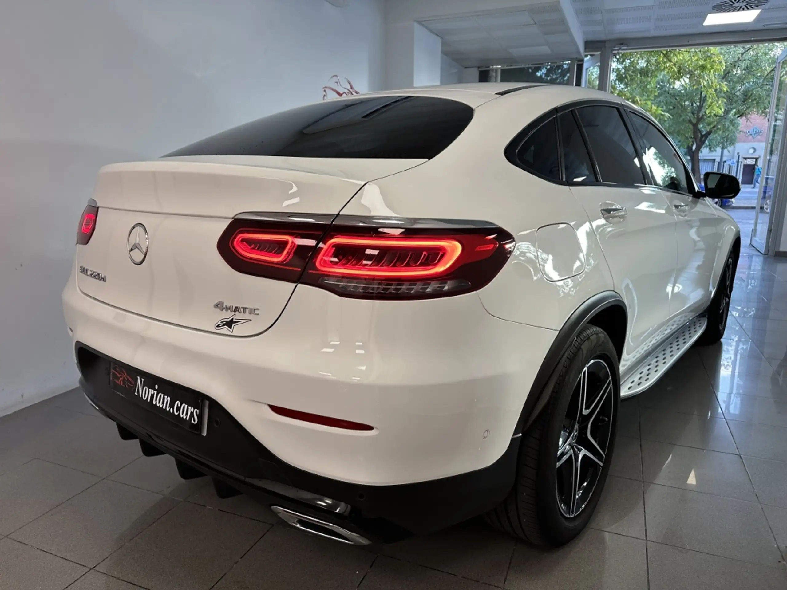 Mercedes-Benz - GLC 220