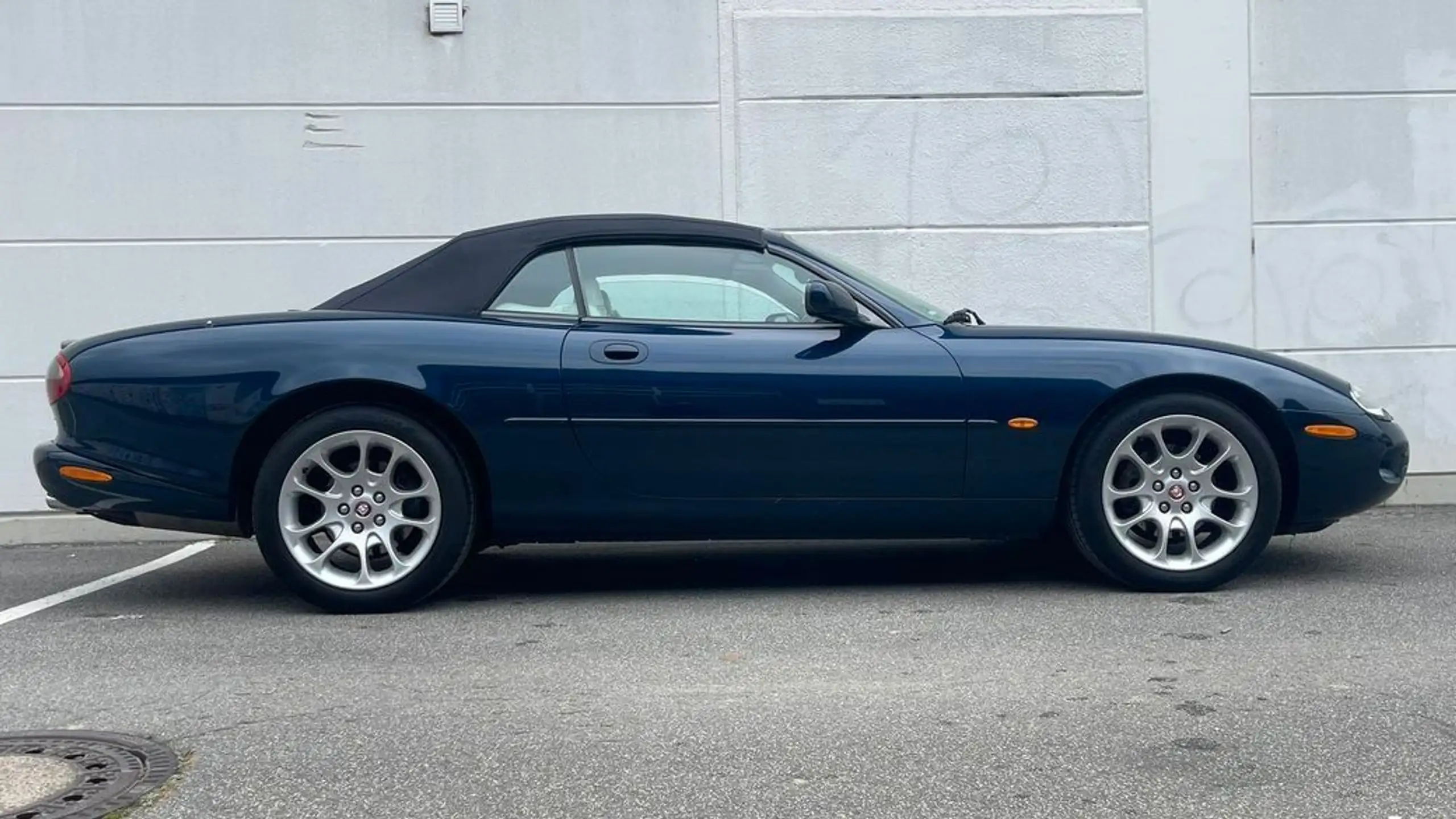 Jaguar - XKR