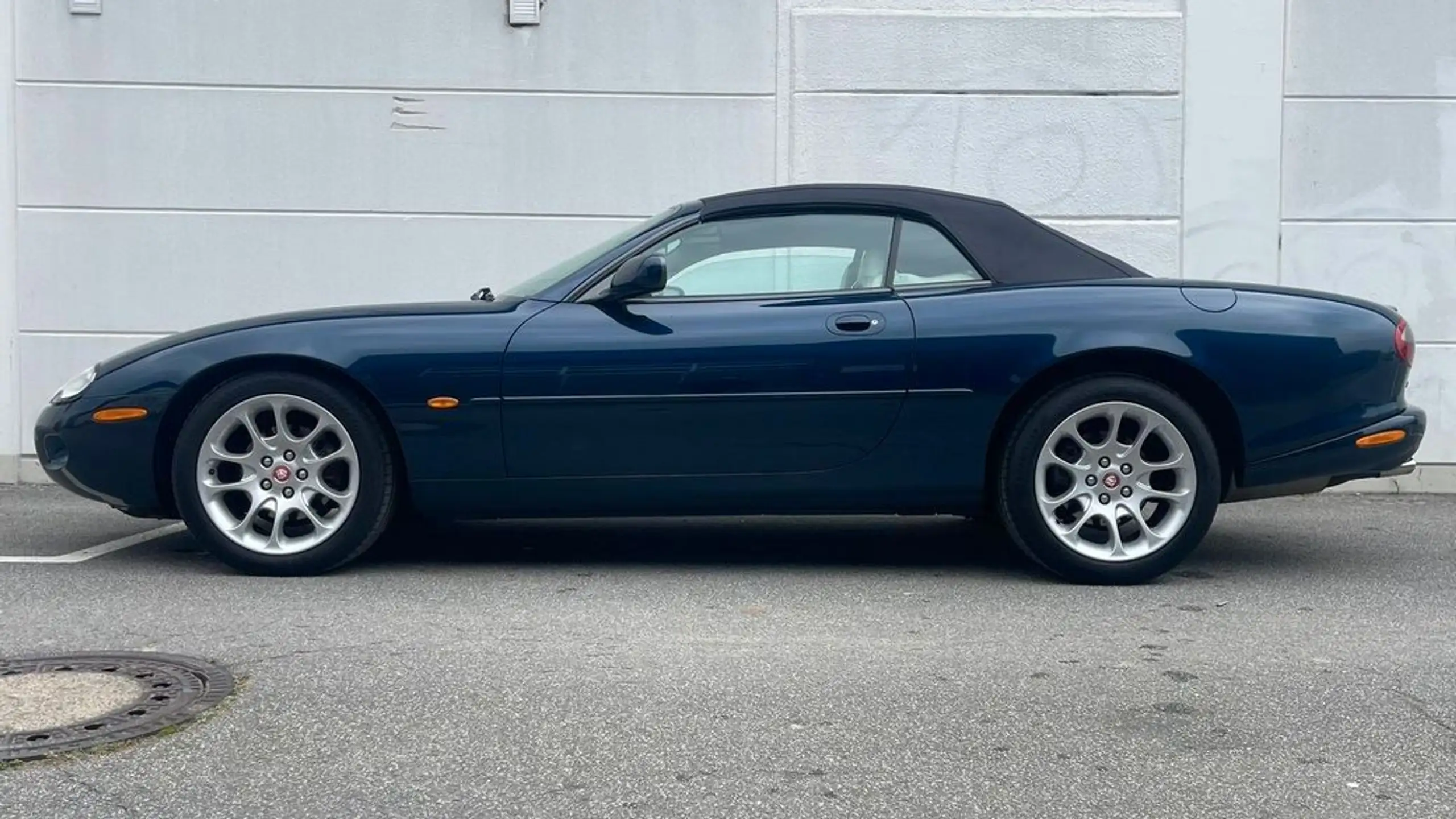 Jaguar - XKR