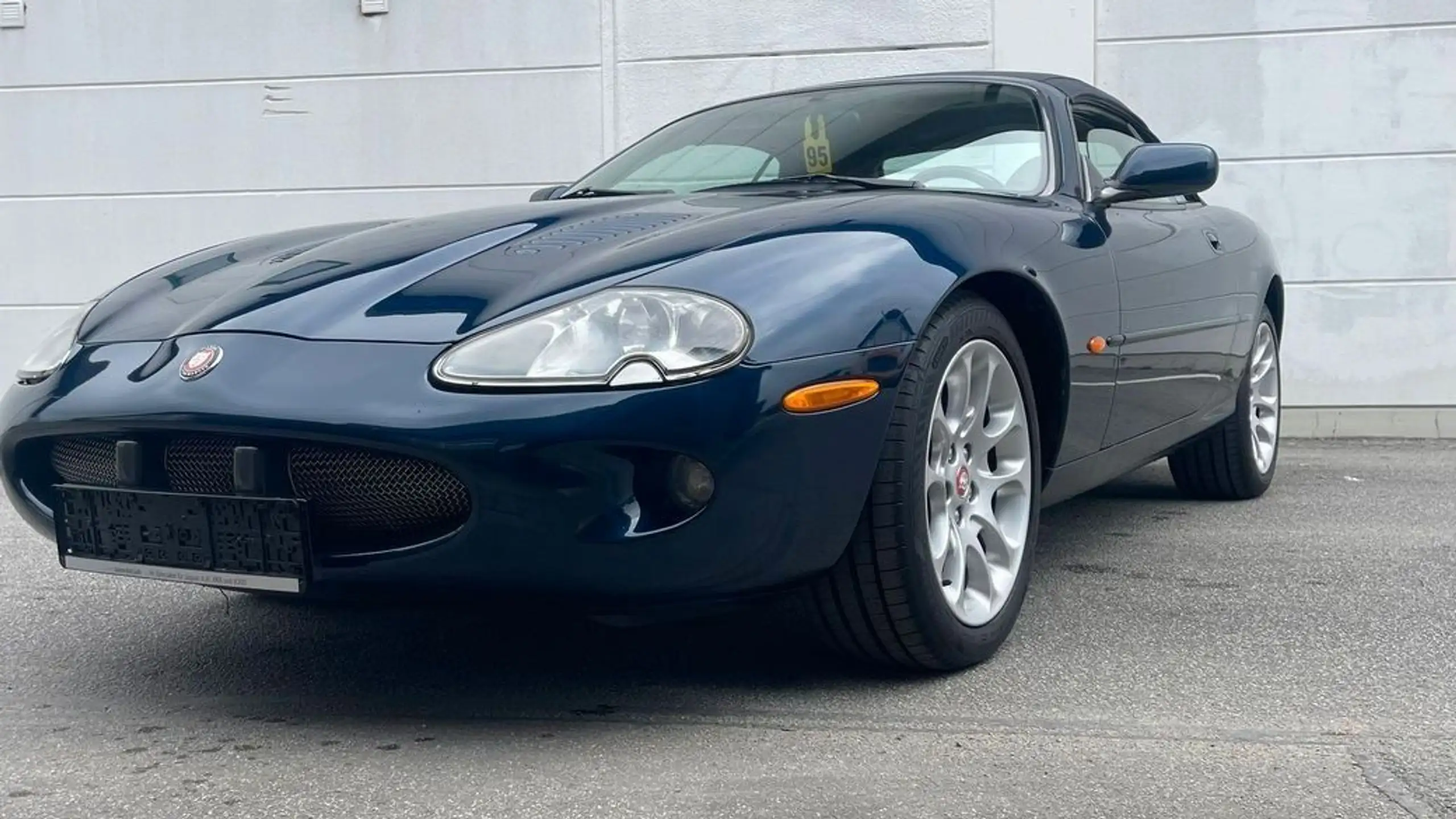 Jaguar - XKR