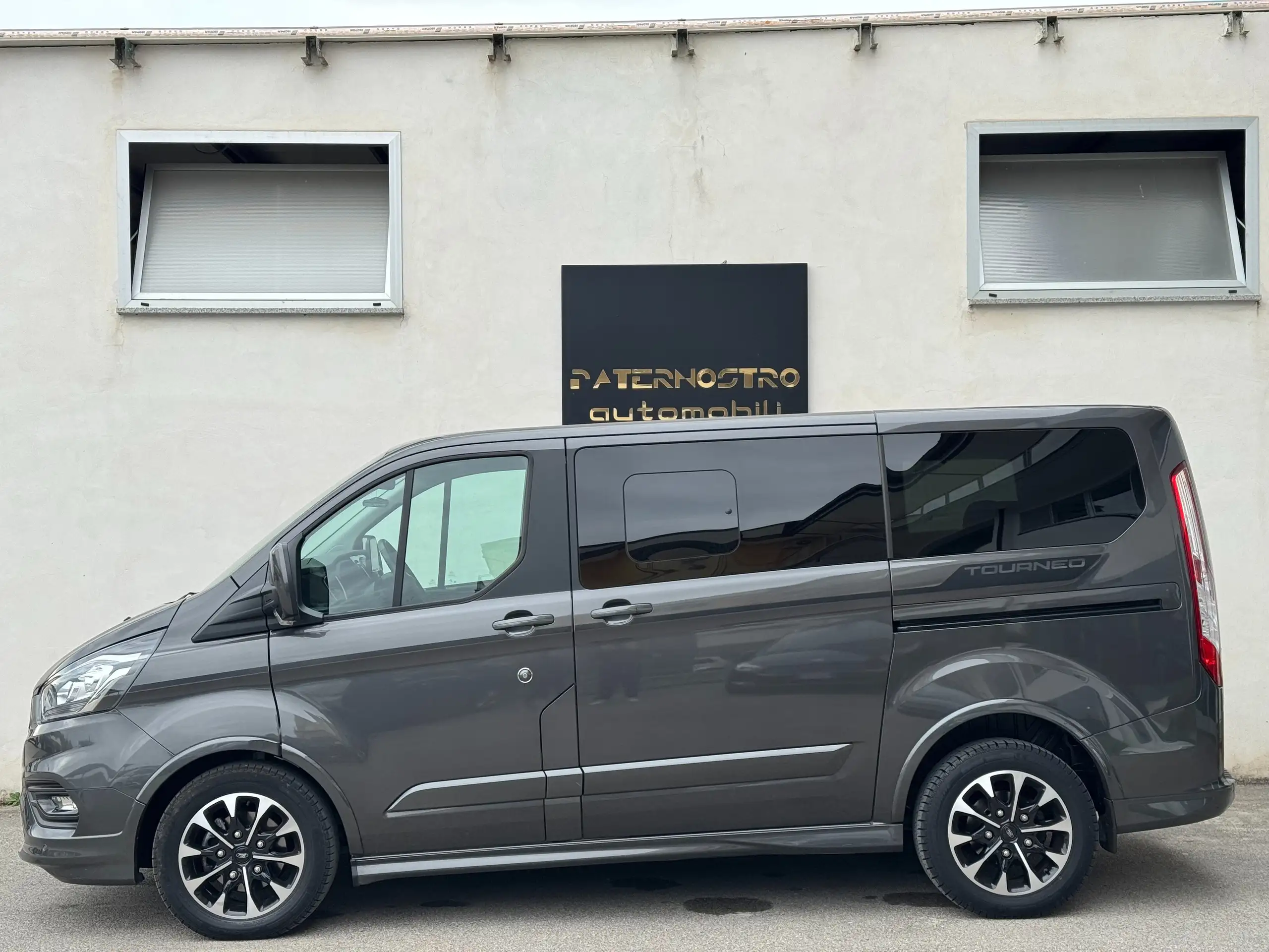 Ford - Tourneo Custom