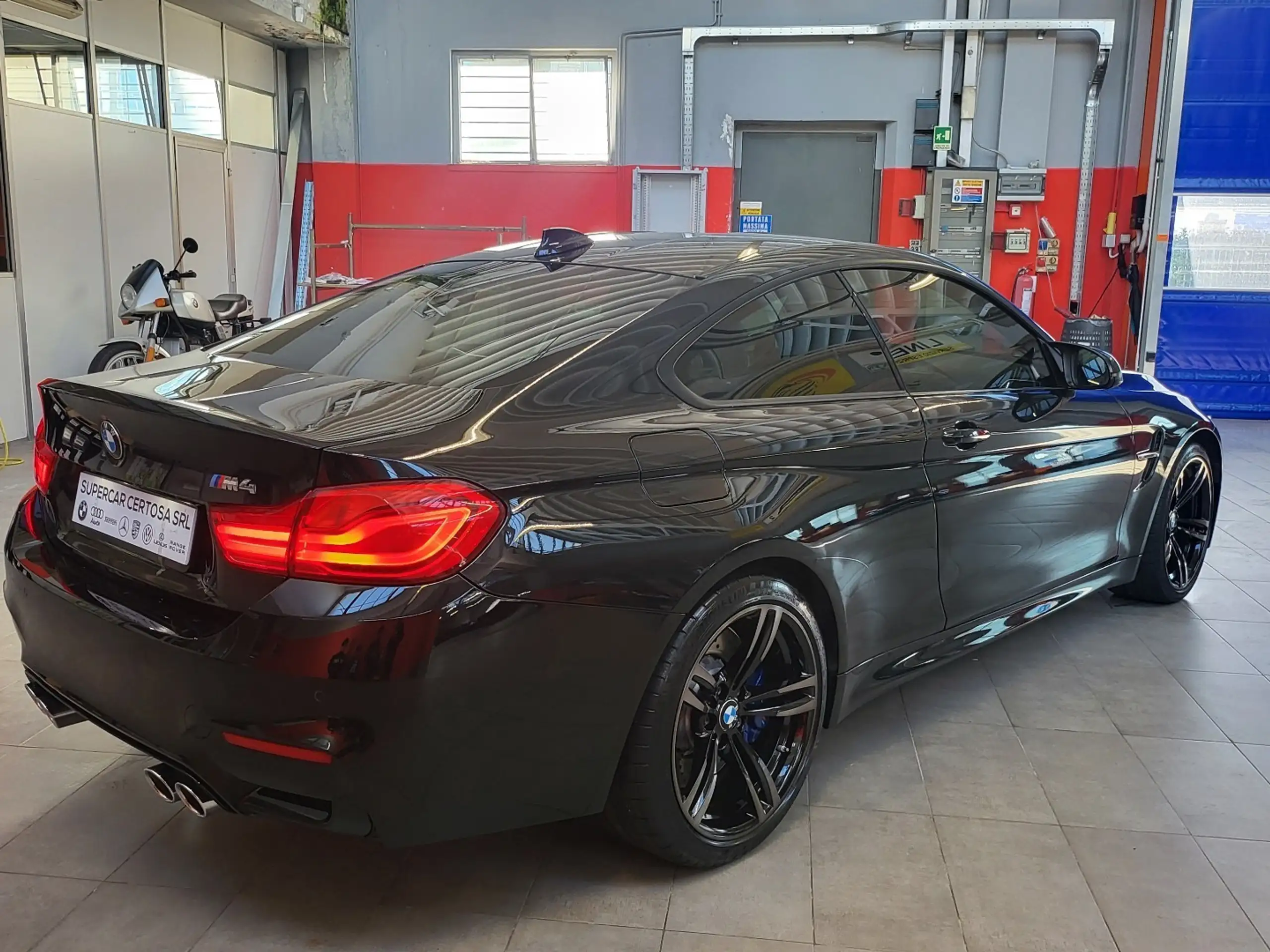 BMW - M4