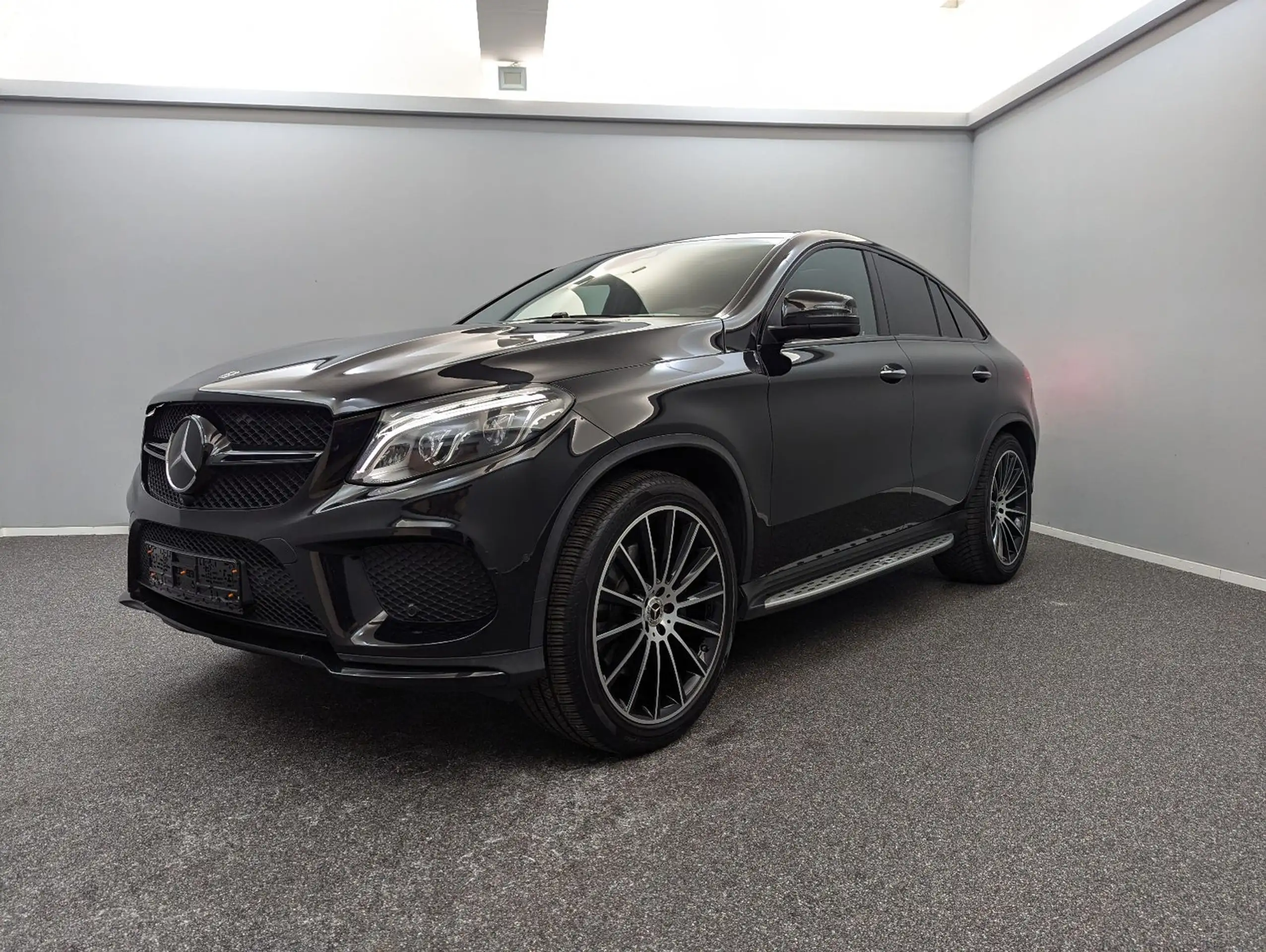 Mercedes-Benz - GLE 500