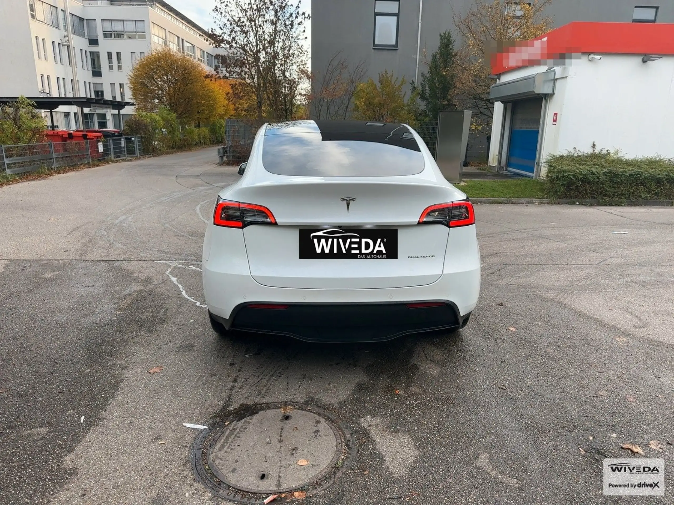 Tesla - Model Y