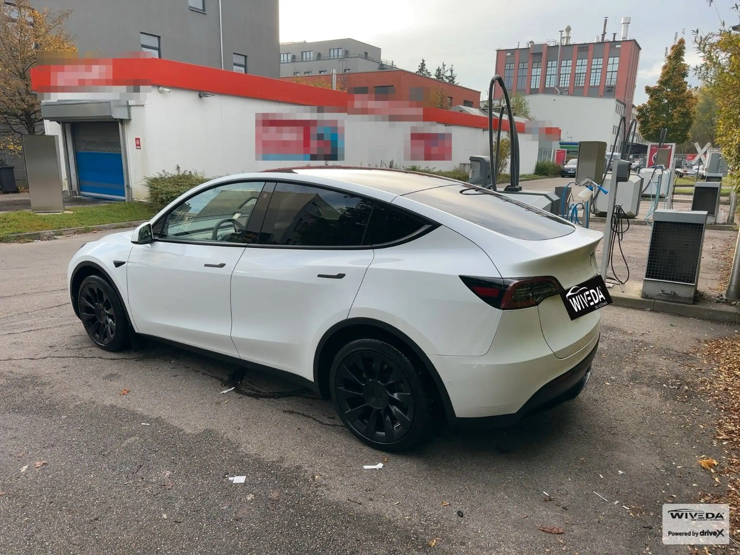 Tesla - Model Y