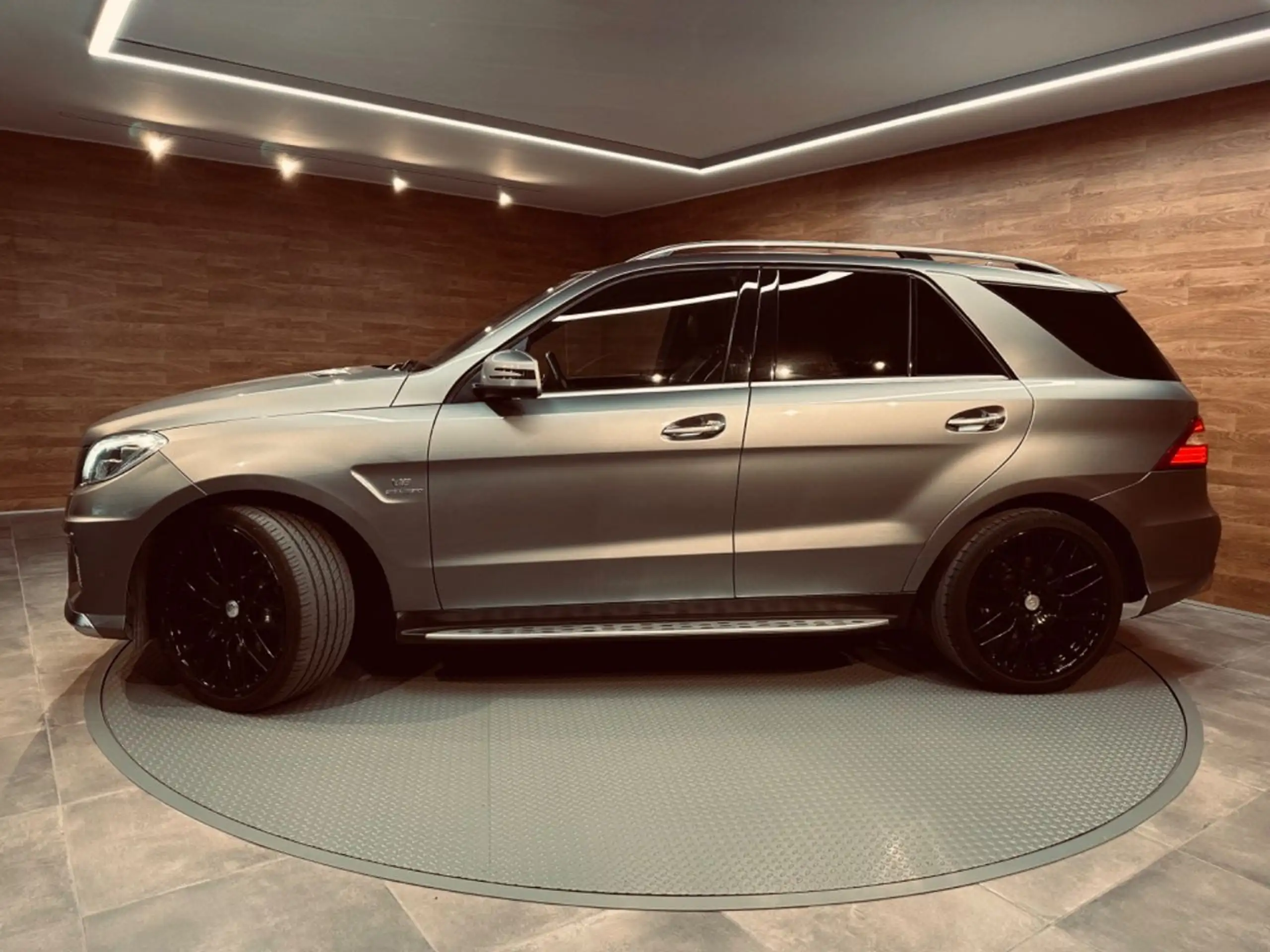 Mercedes-Benz - ML 63 AMG