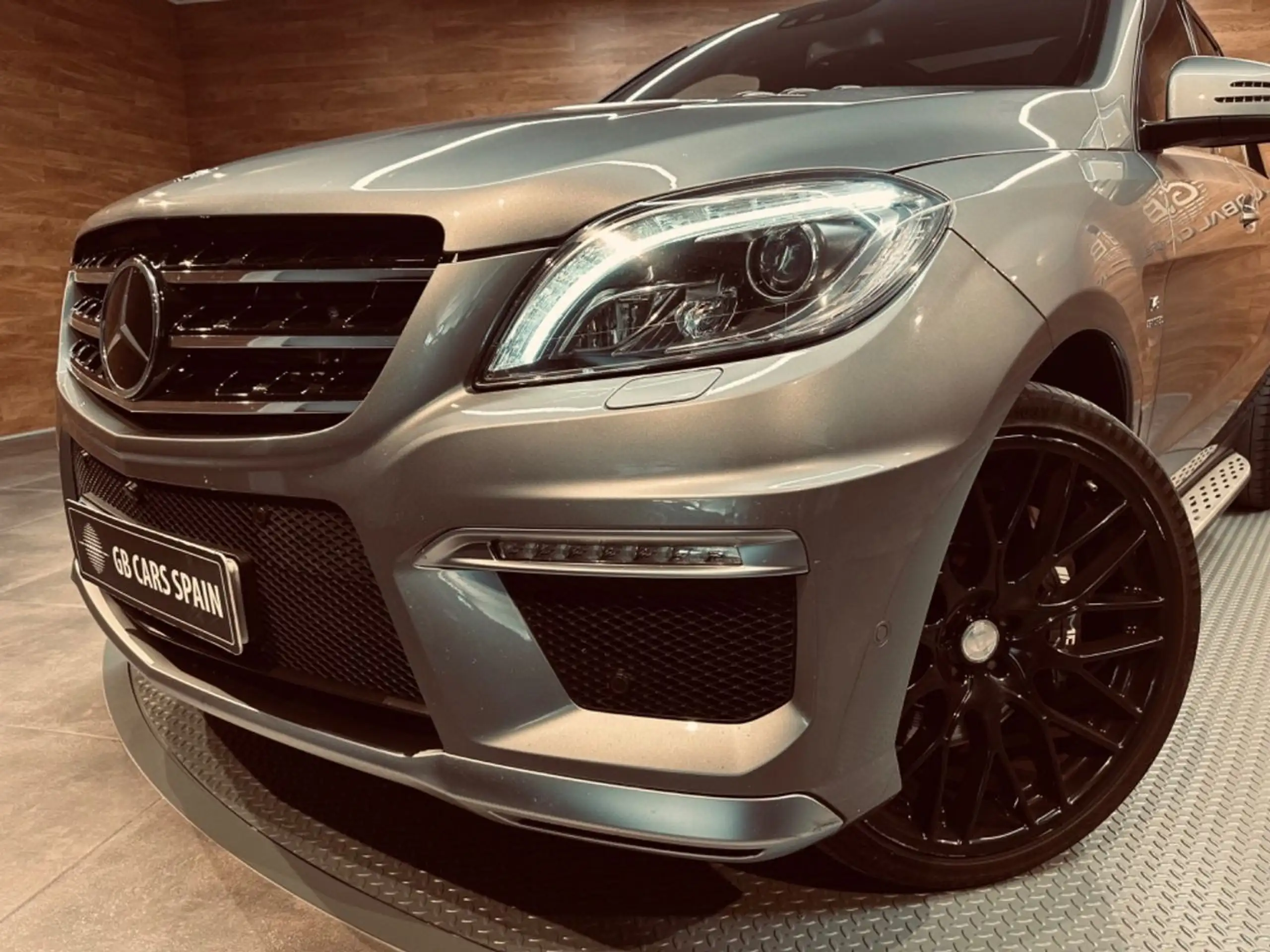 Mercedes-Benz - ML 63 AMG