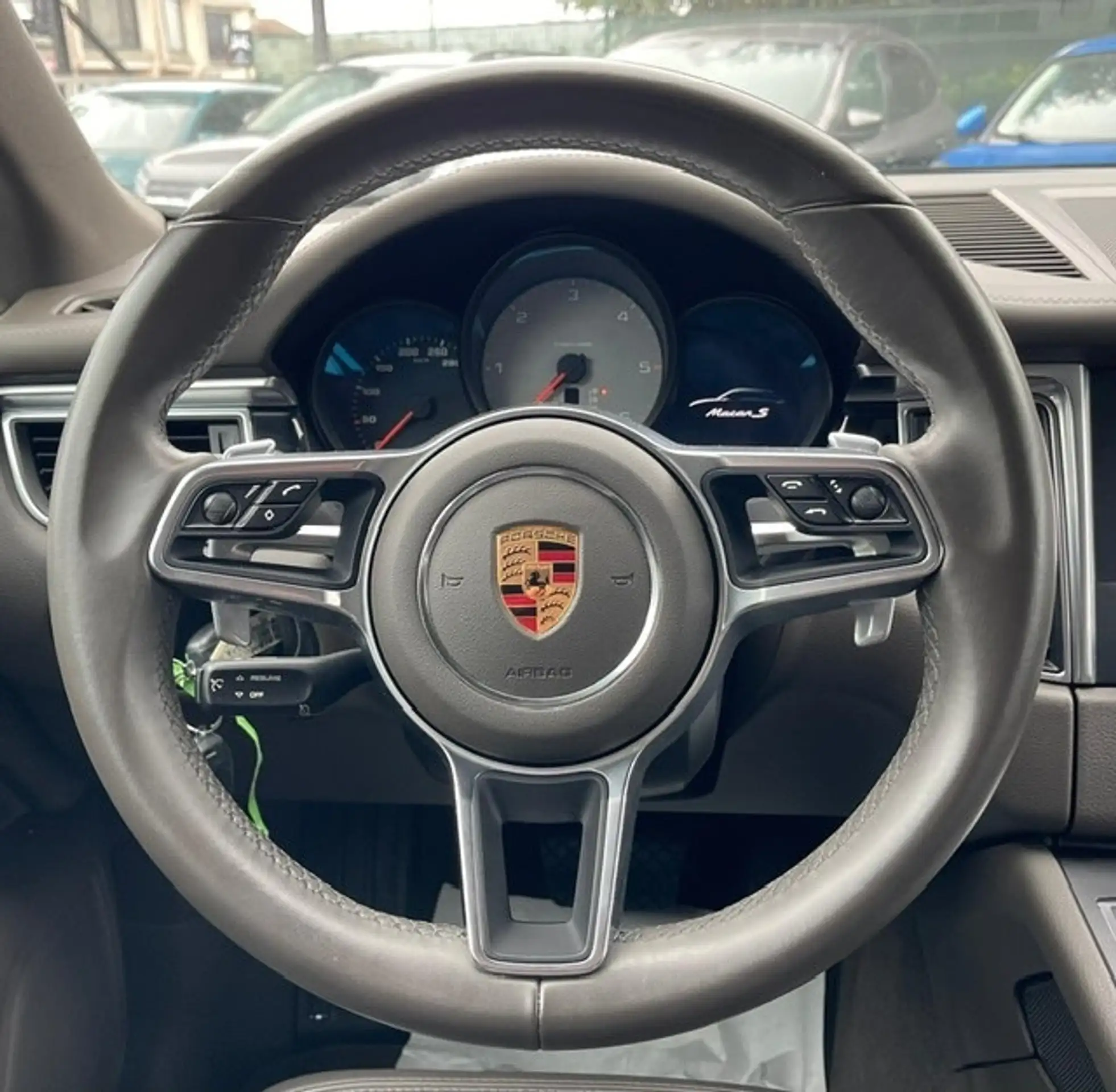 Porsche - Macan