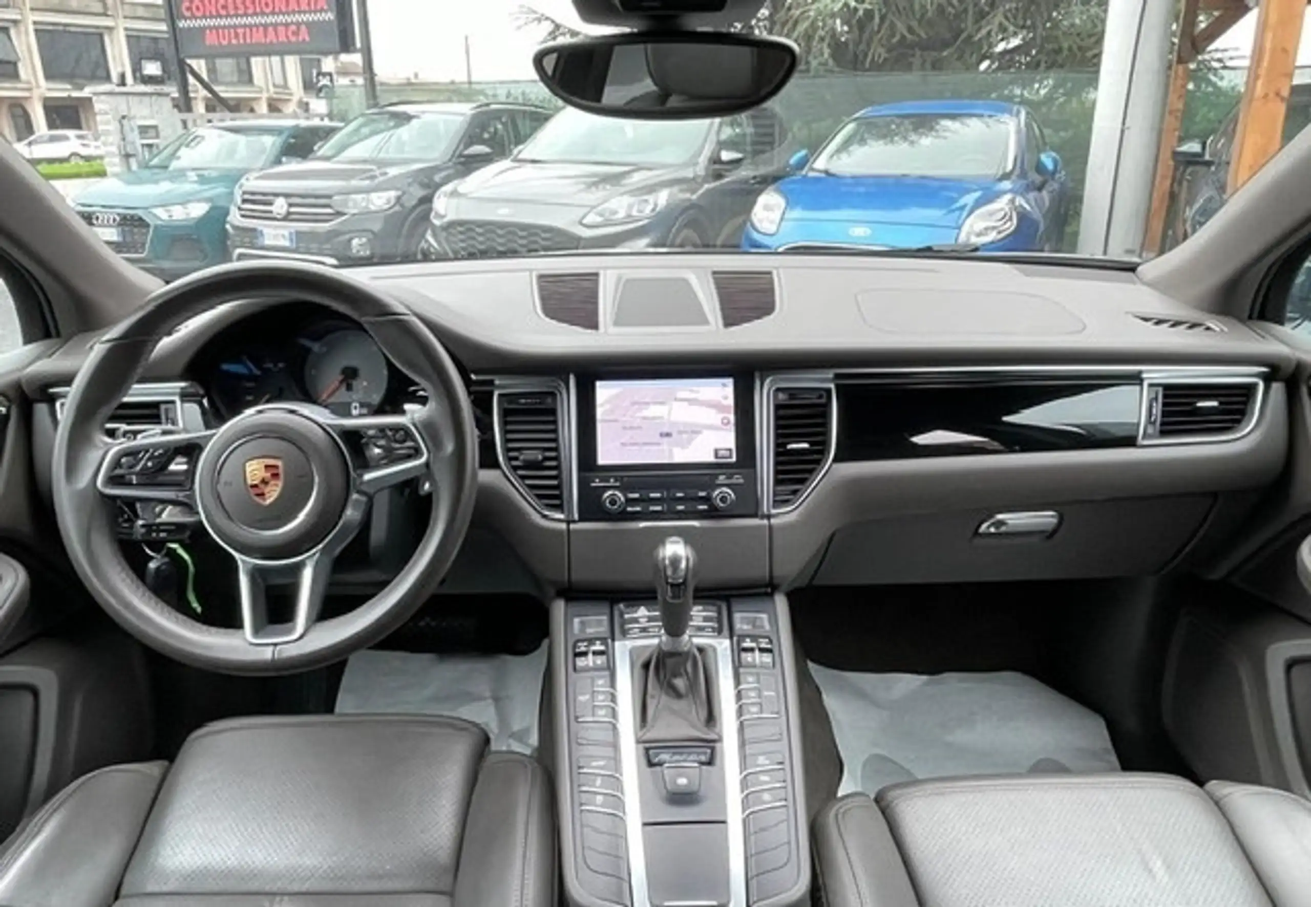 Porsche - Macan