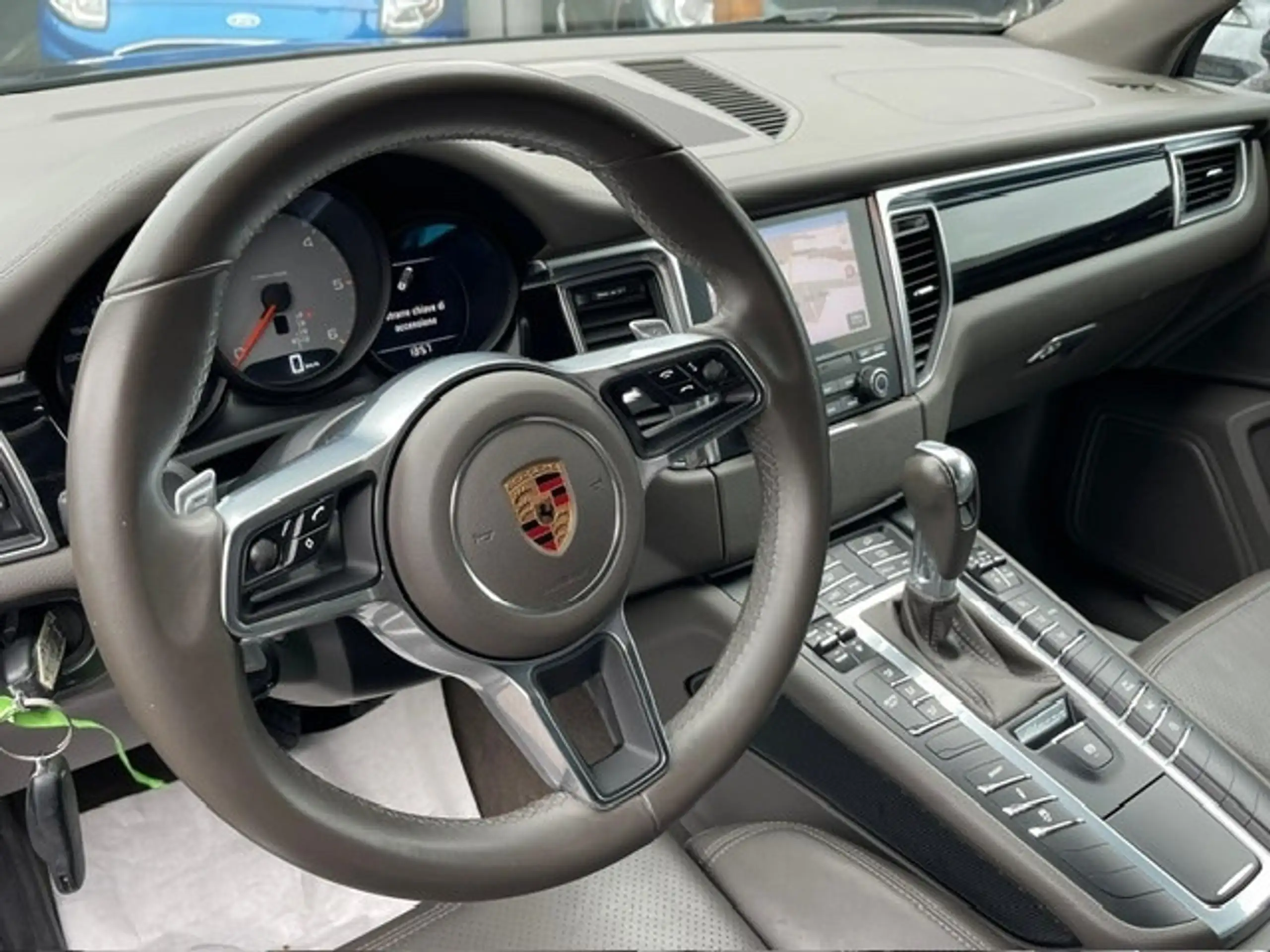 Porsche - Macan