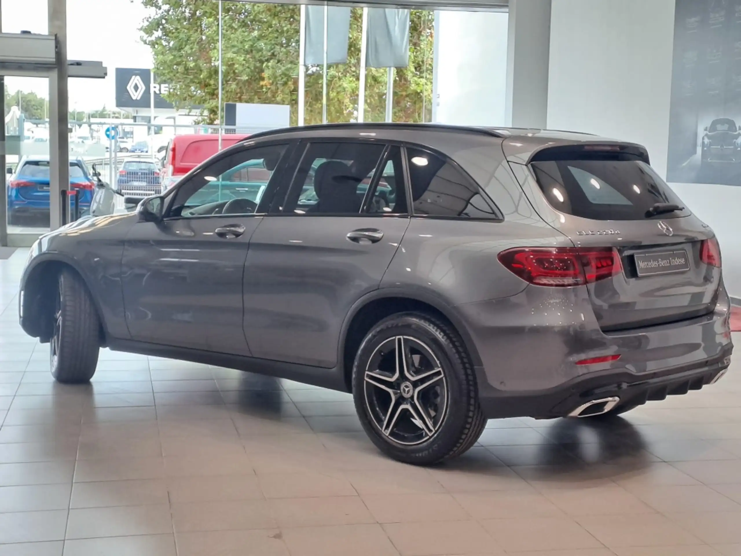 Mercedes-Benz - GLC 220