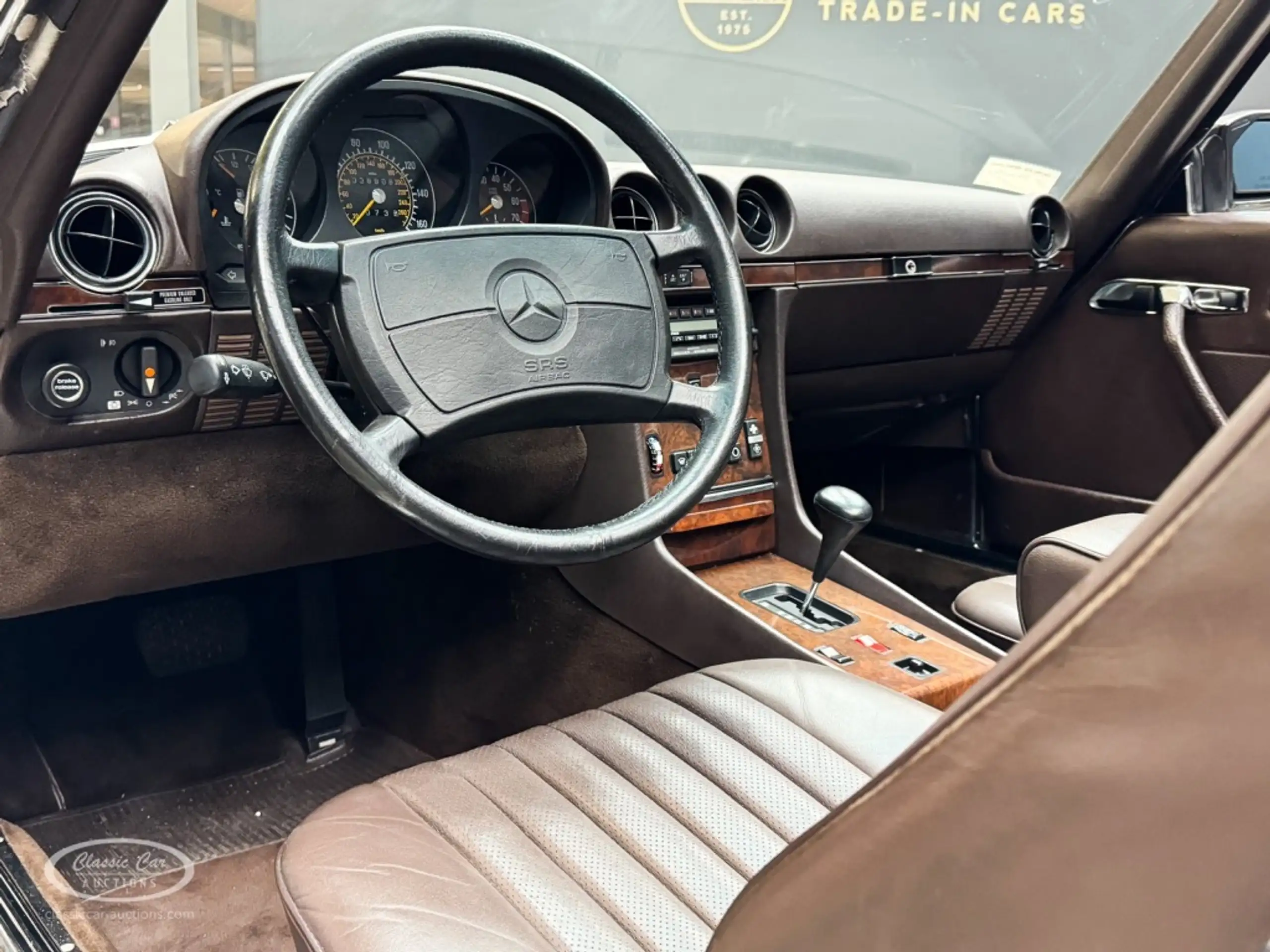 Mercedes-Benz - 560