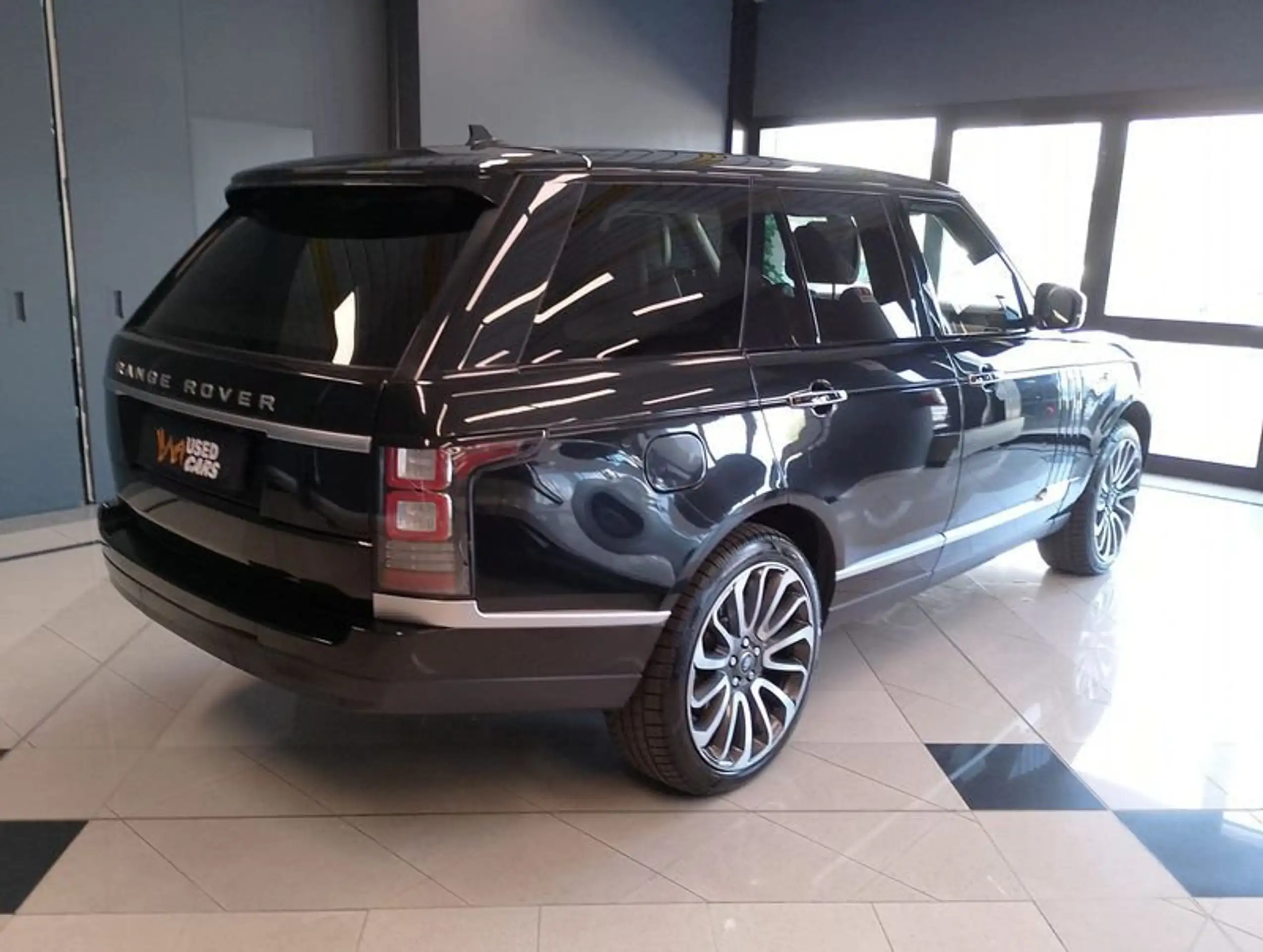 Land Rover - Range Rover