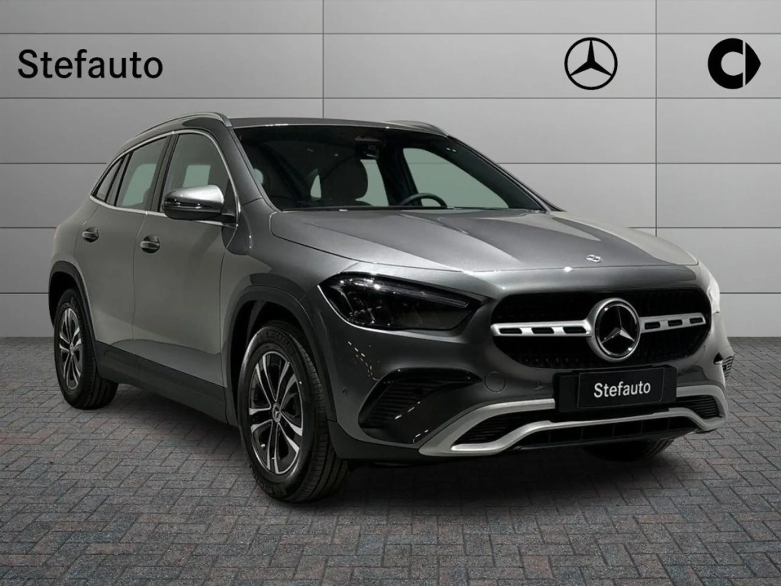 Mercedes-Benz - GLA 180