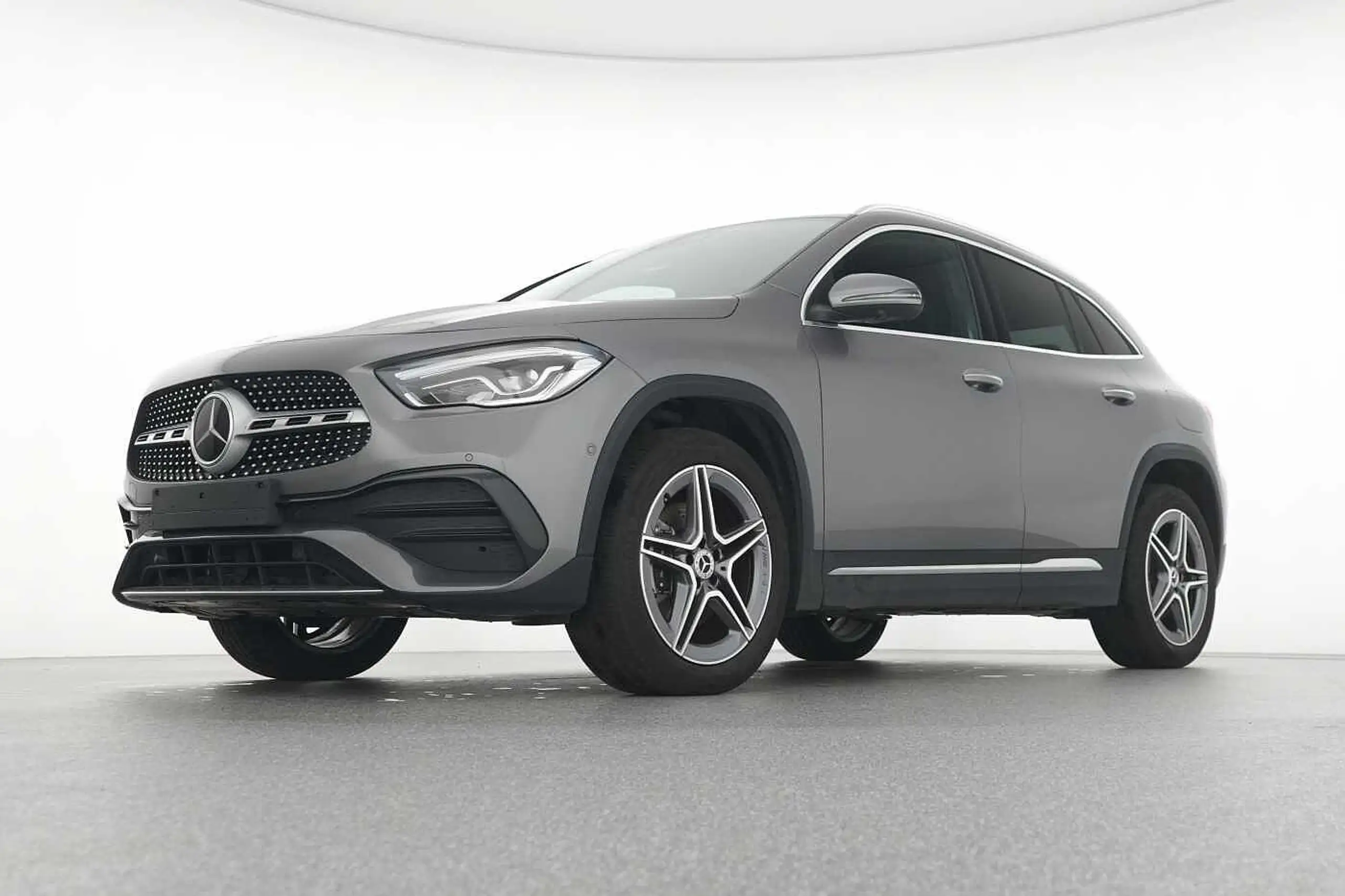 Mercedes-Benz - GLA 250