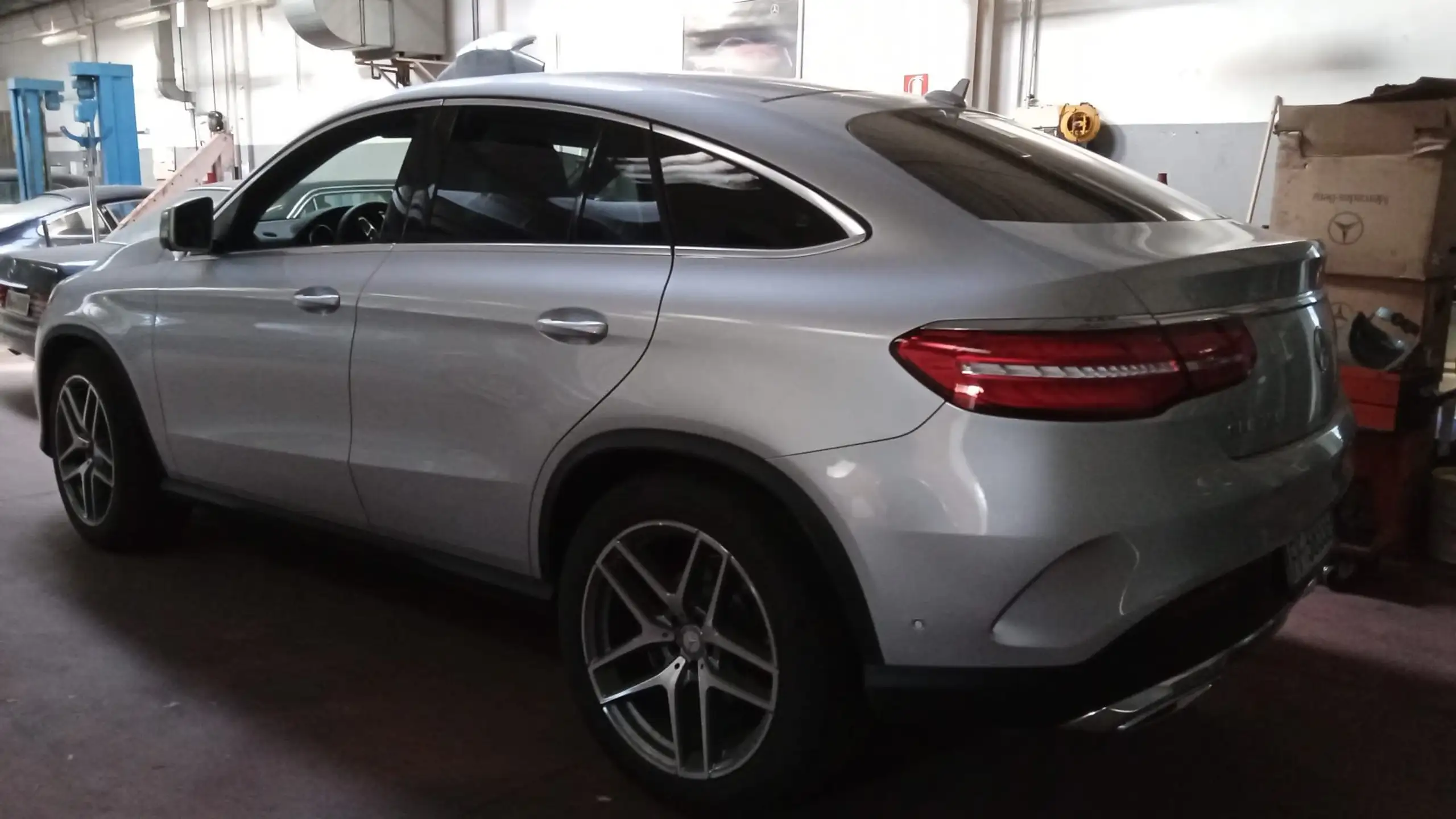 Mercedes-Benz - GLE 350