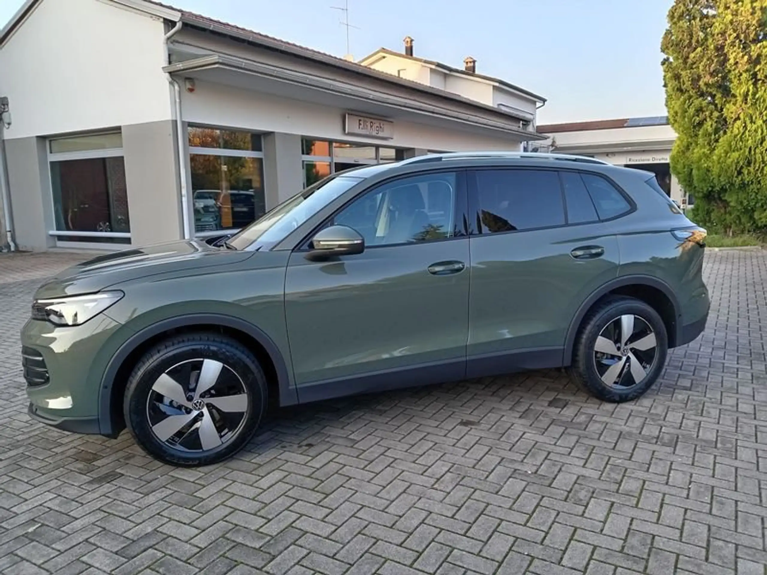 Volkswagen - Tiguan