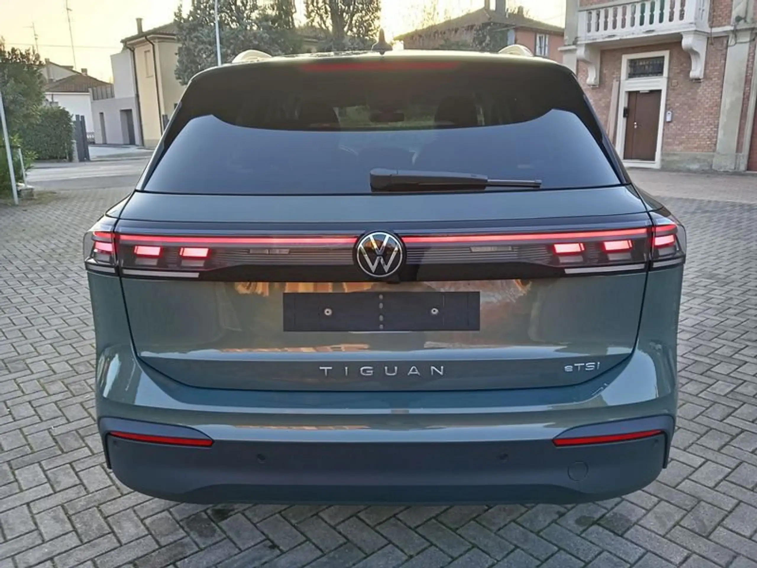 Volkswagen - Tiguan