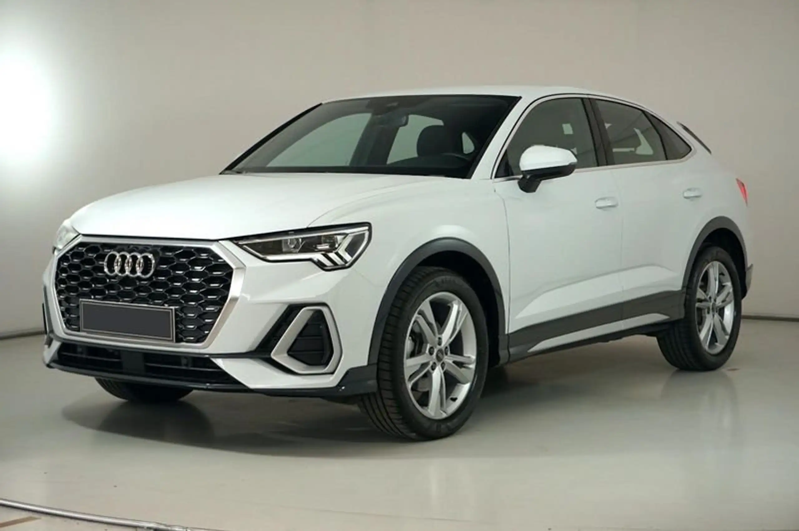 Audi - Q3