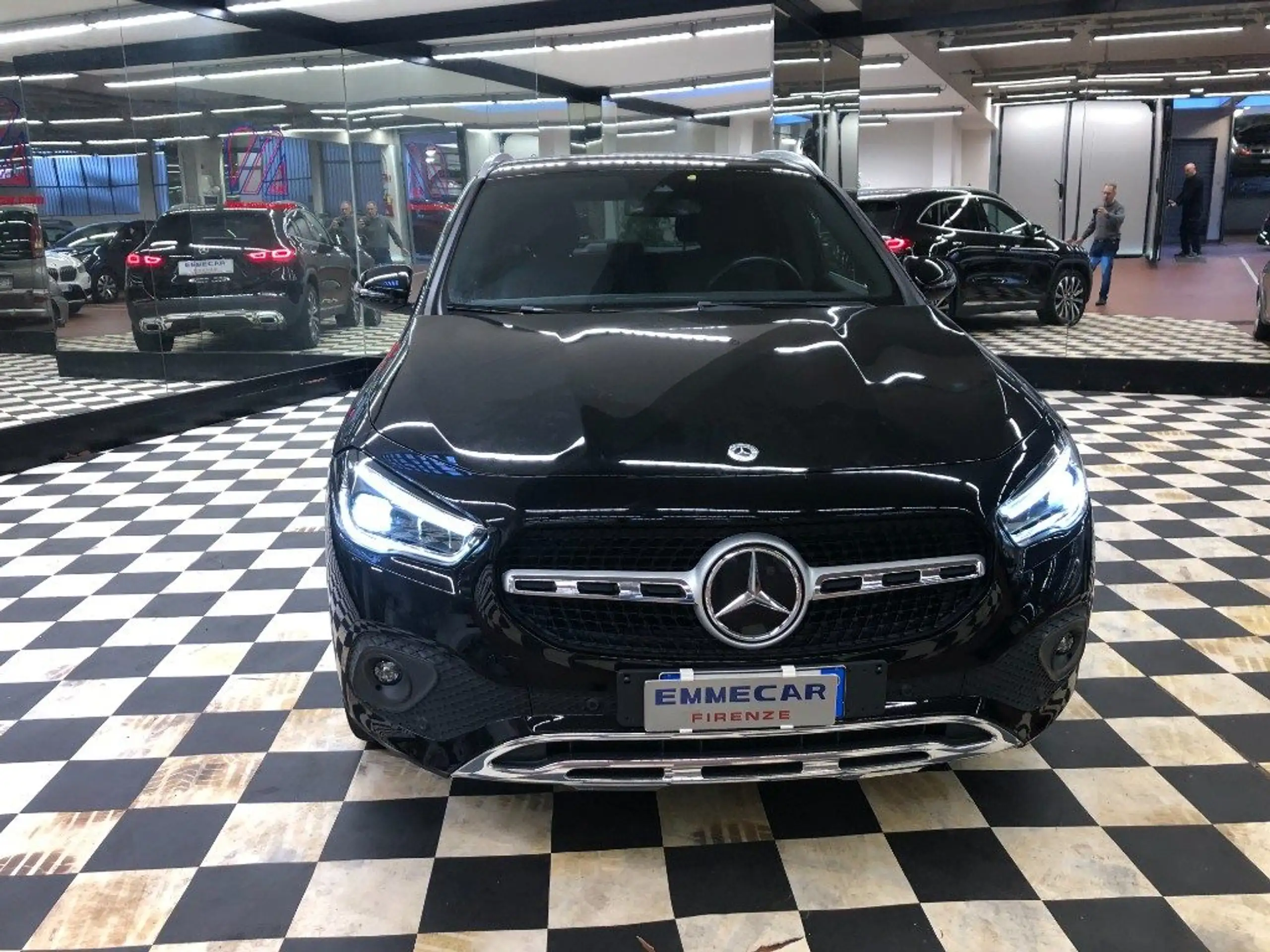 Mercedes-Benz - GLA 220