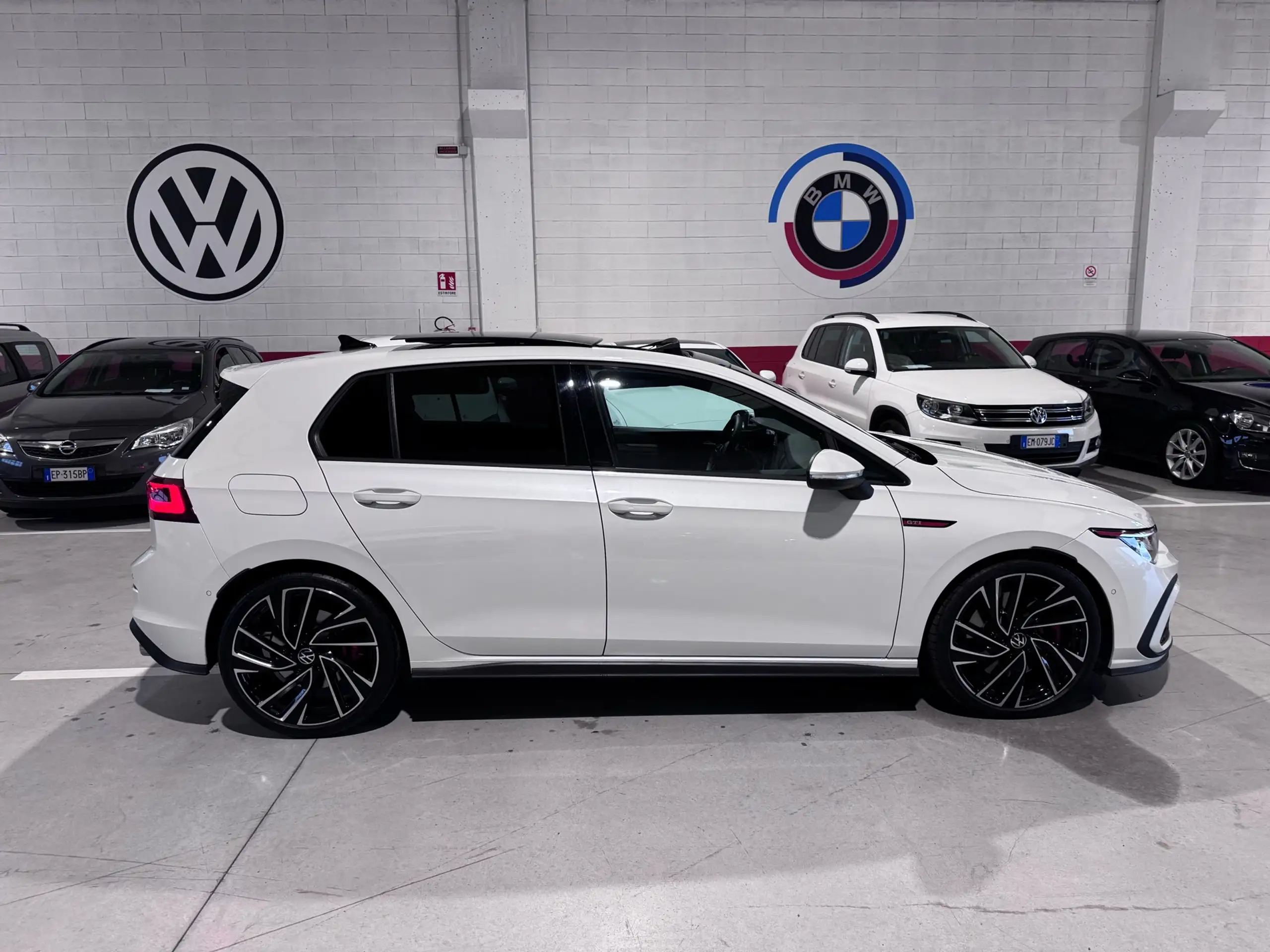 Volkswagen - Golf GTI