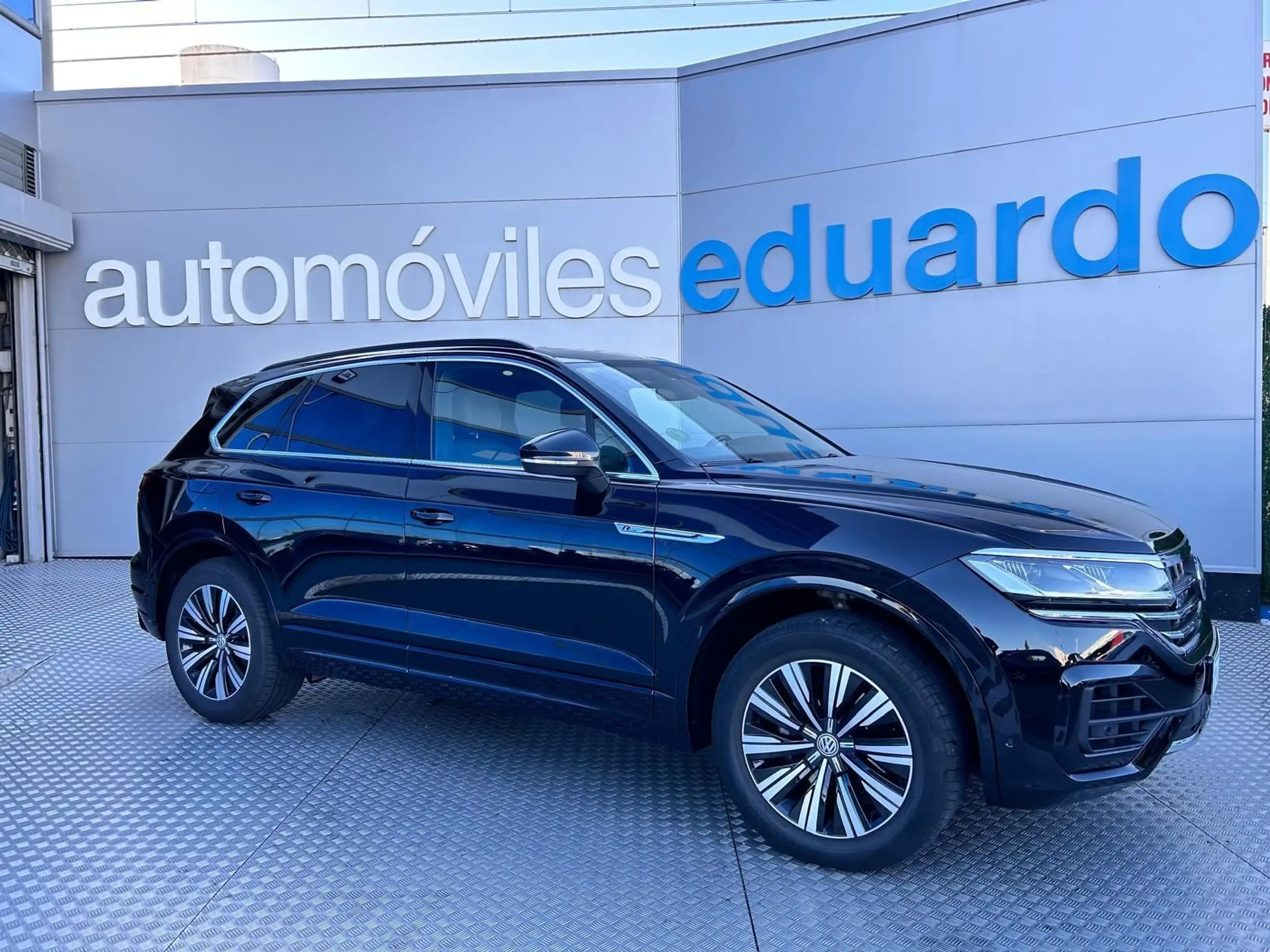 Volkswagen - Touareg