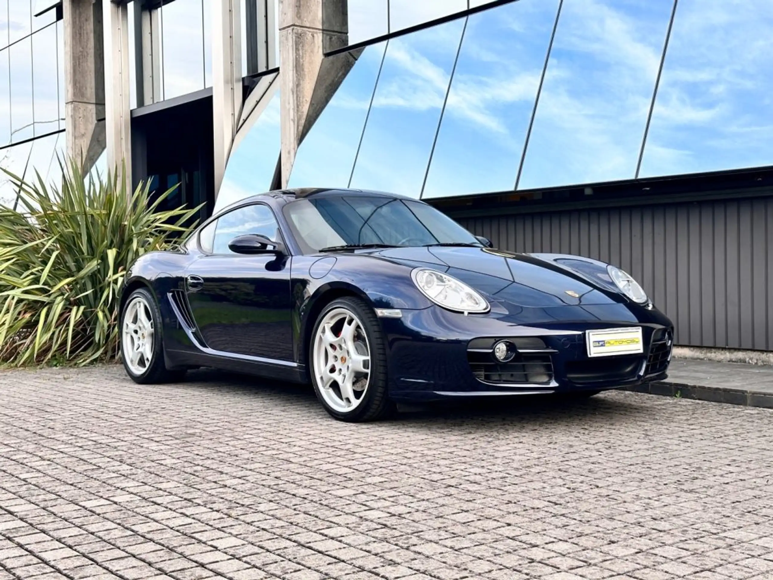 Porsche - Cayman