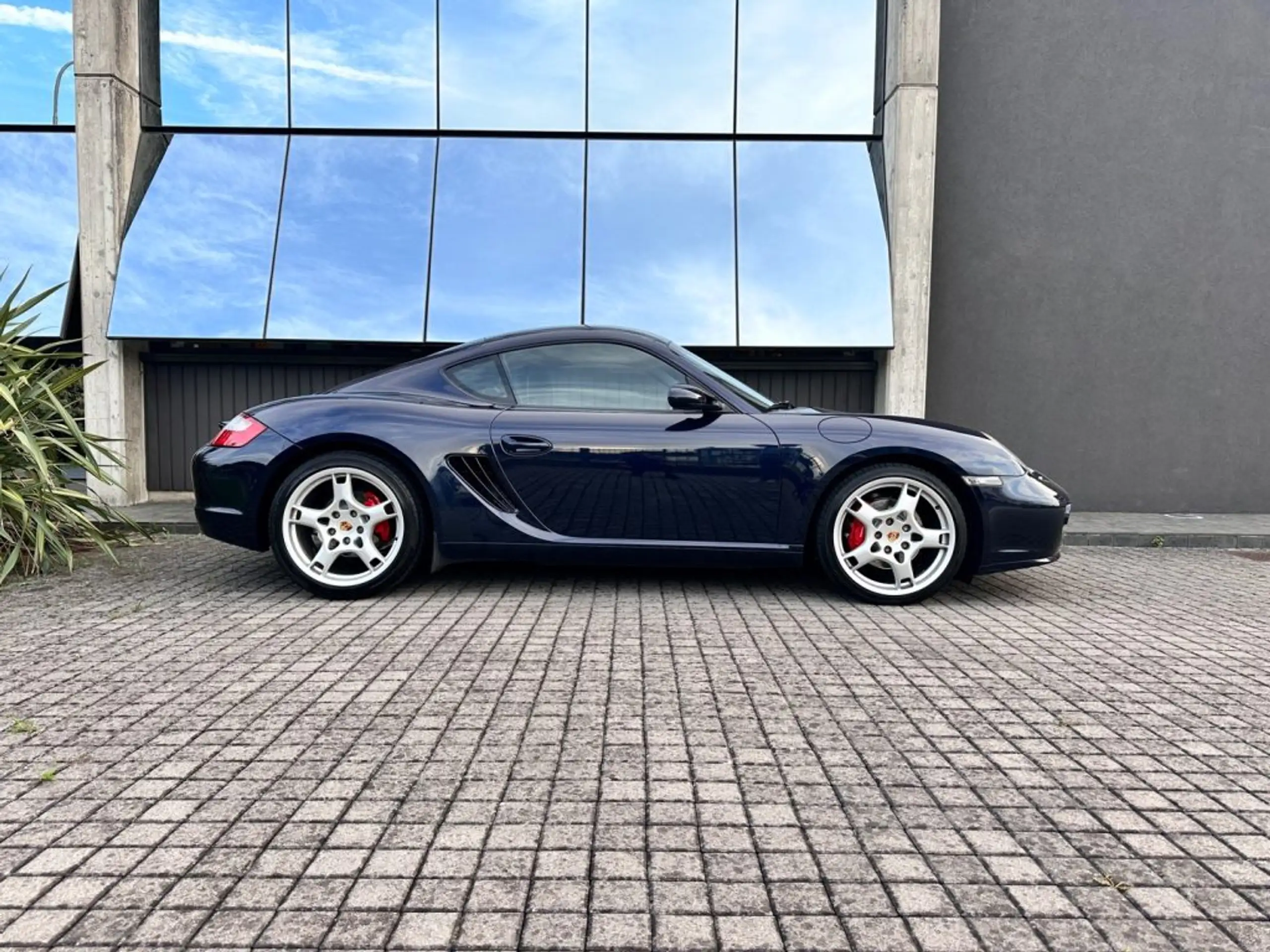 Porsche - Cayman