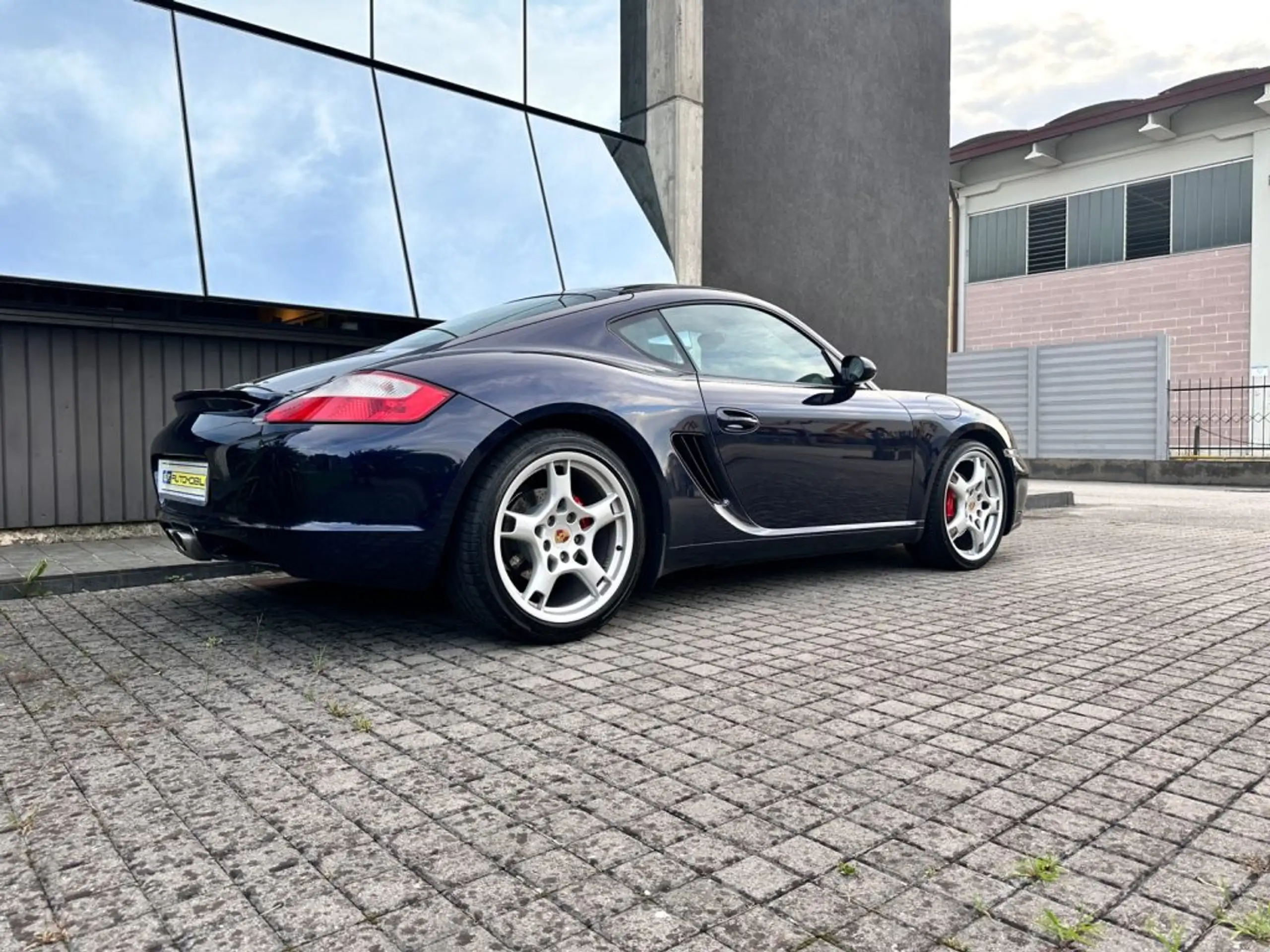 Porsche - Cayman