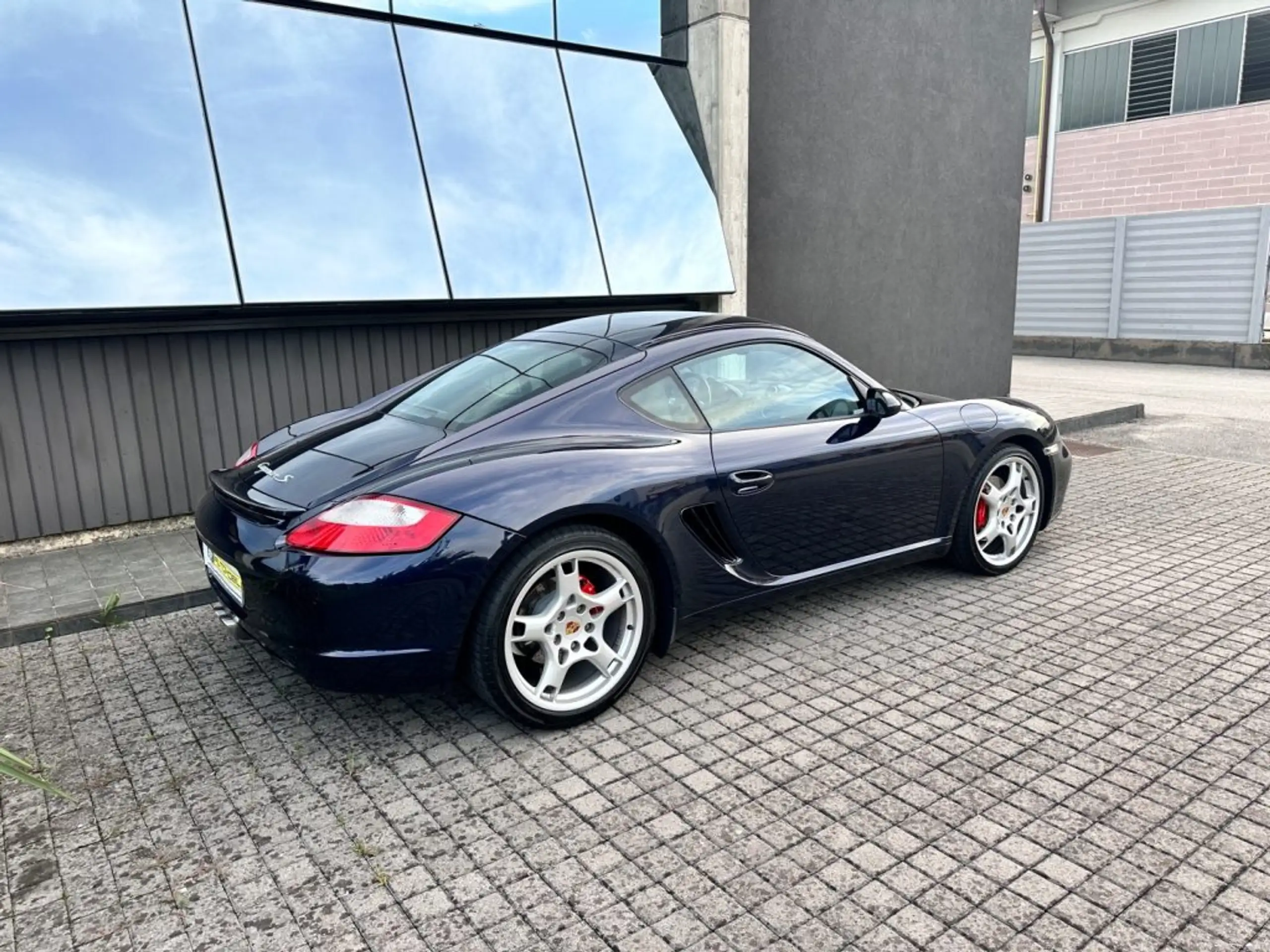 Porsche - Cayman