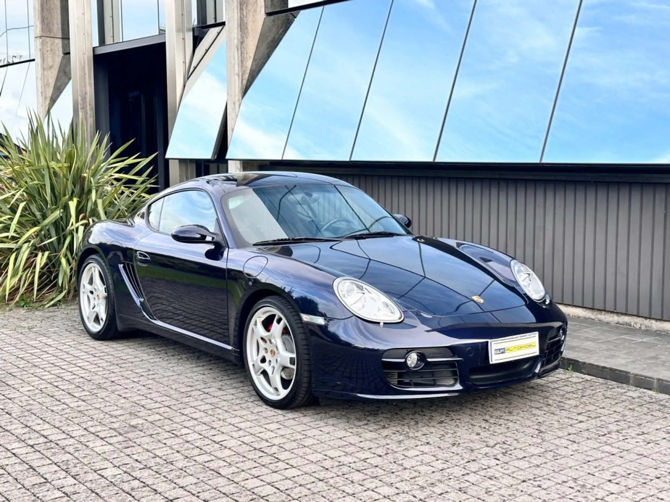 Porsche - Cayman