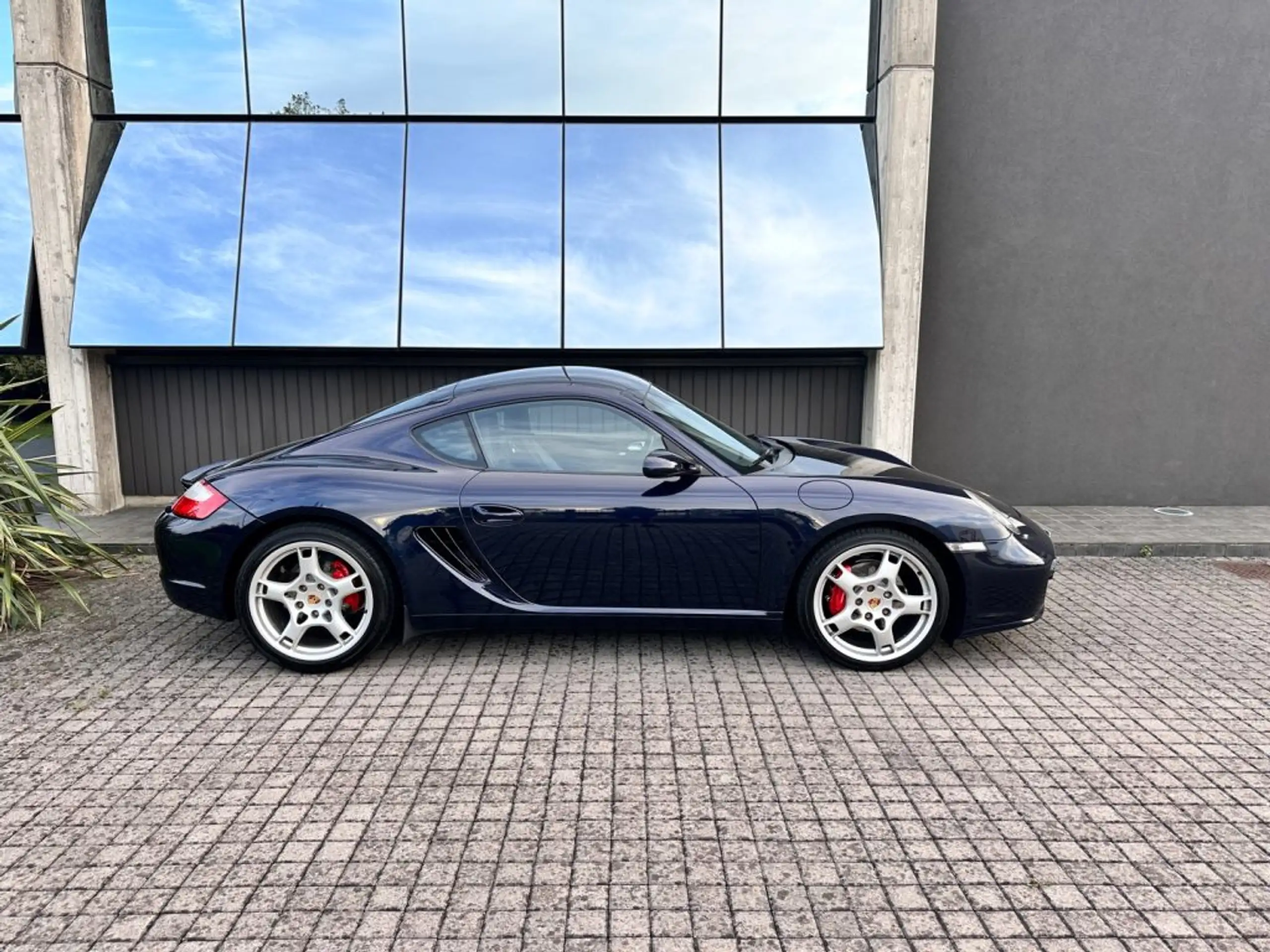 Porsche - Cayman