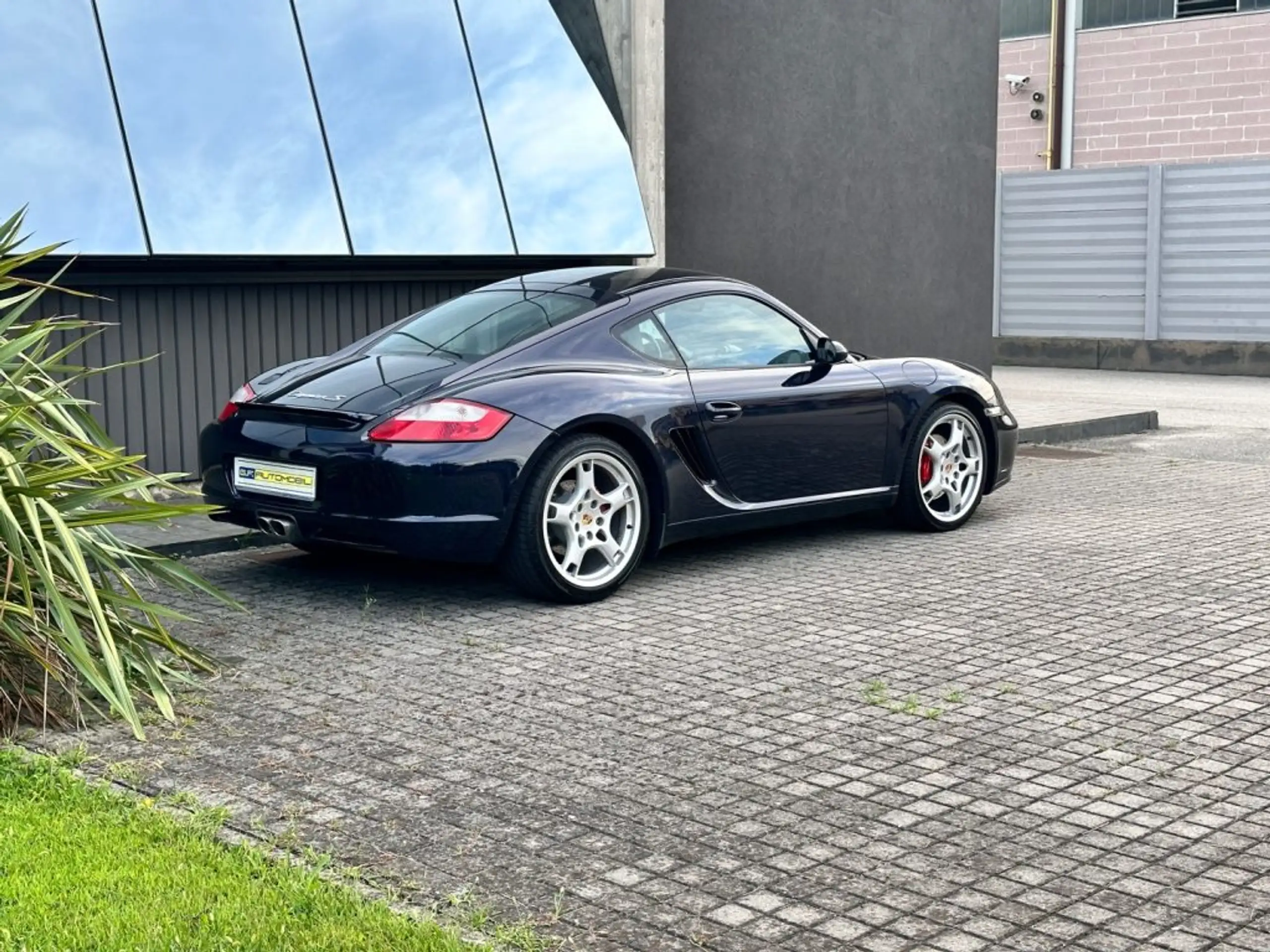 Porsche - Cayman