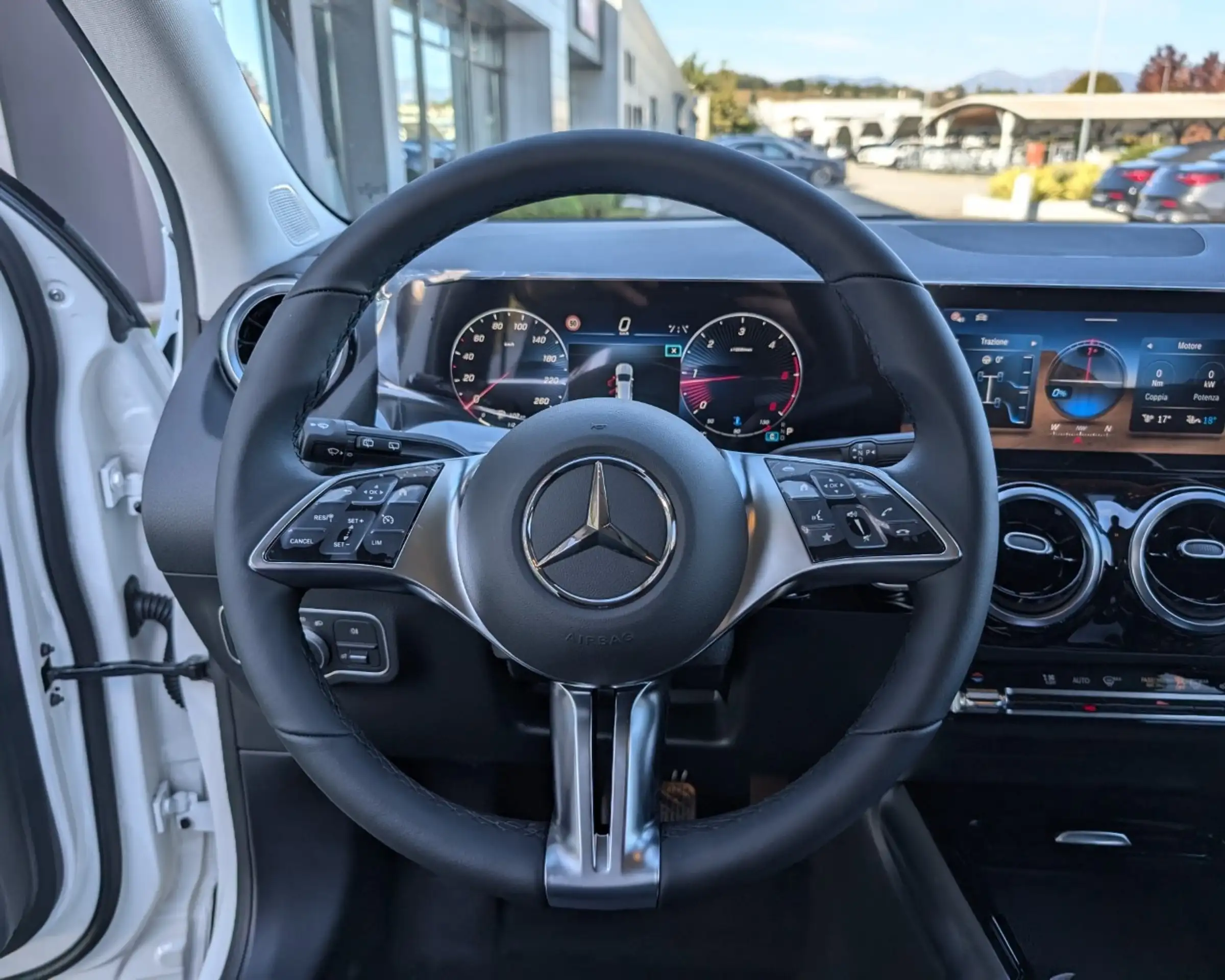 Mercedes-Benz - GLA 180