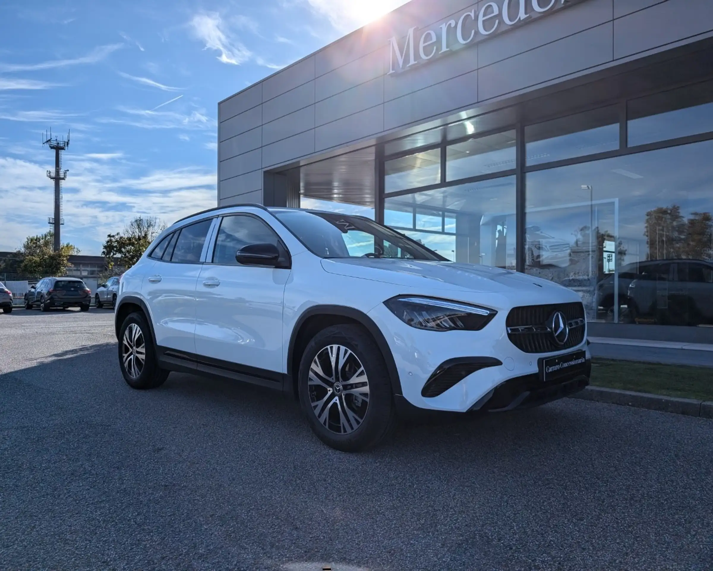 Mercedes-Benz - GLA 180