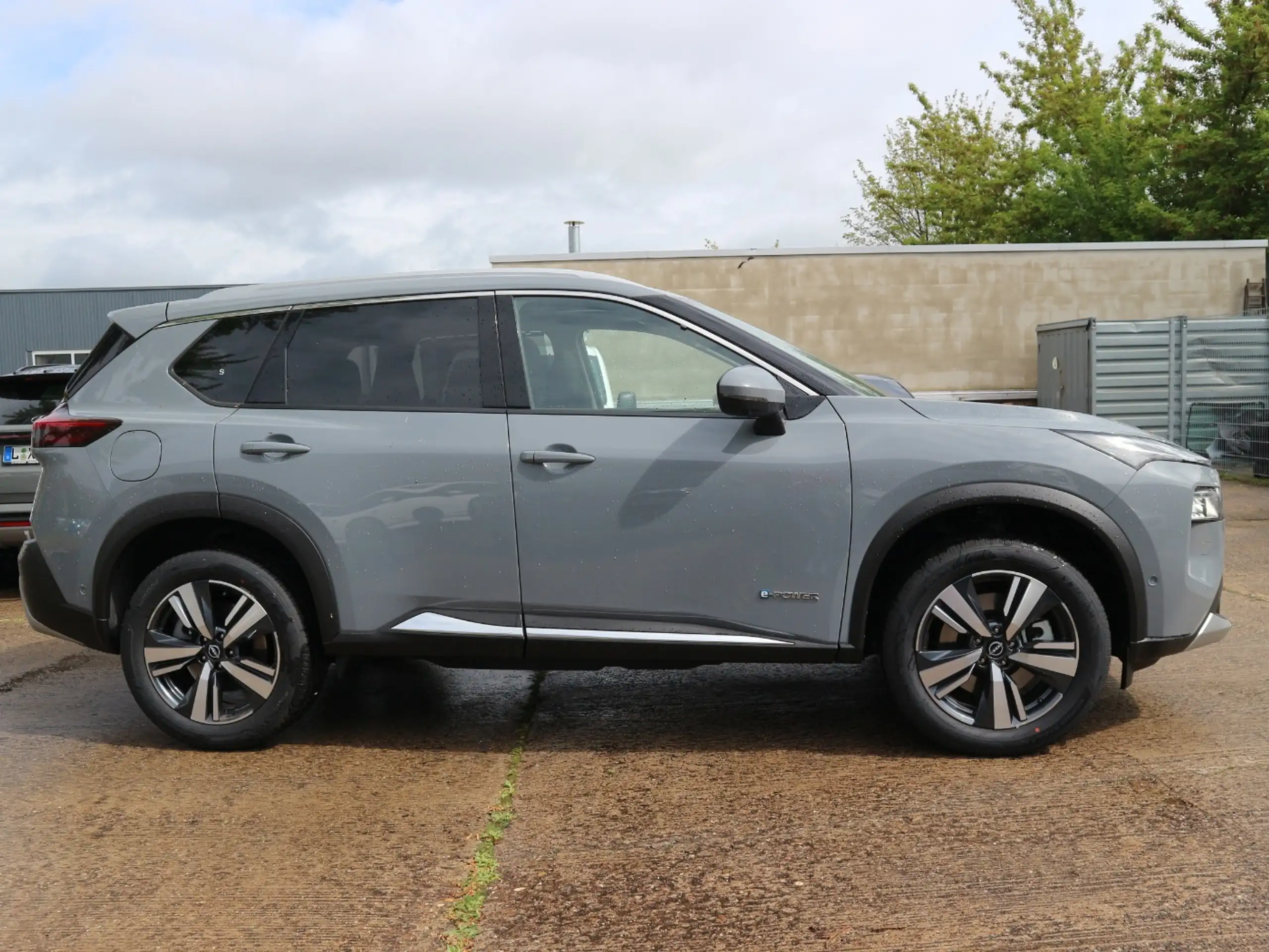 Nissan - X-Trail