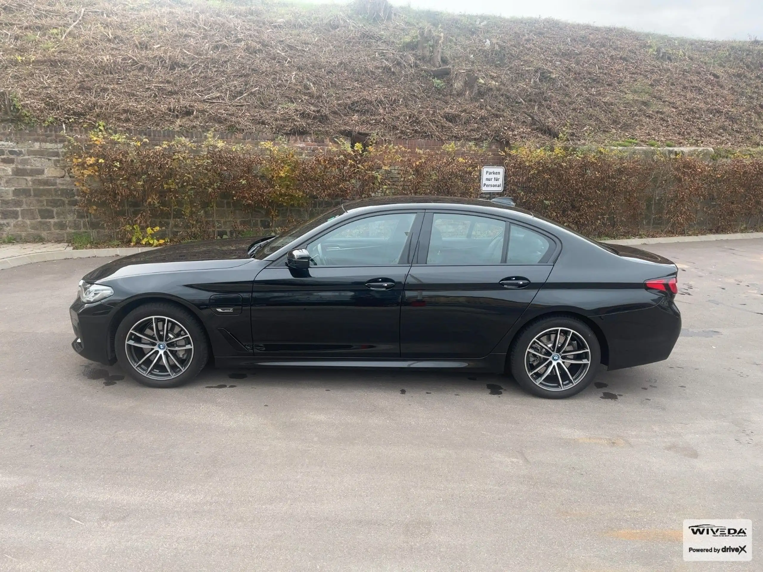 BMW - 530