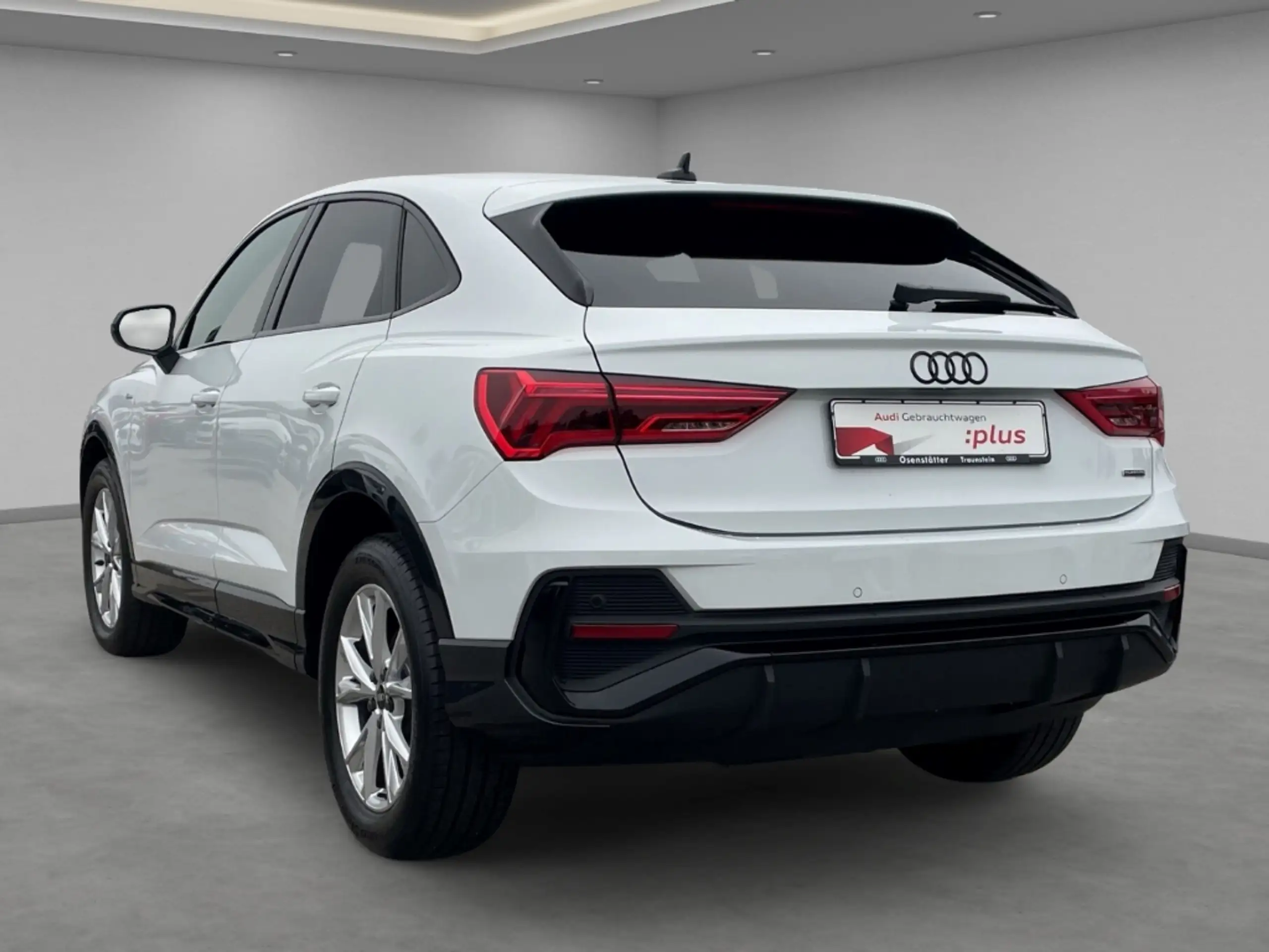 Audi - Q3