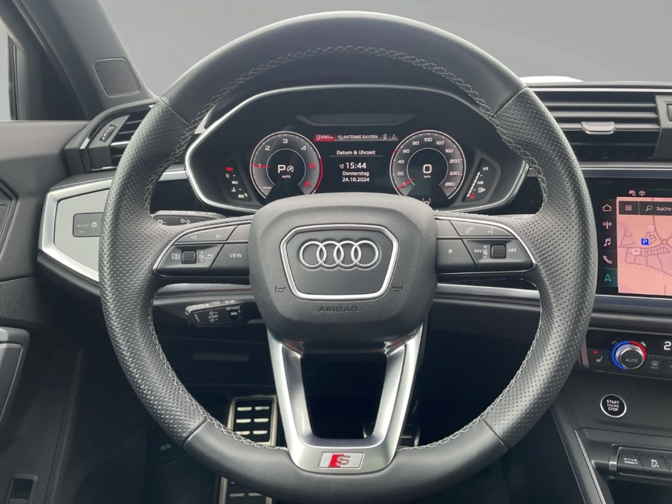 Audi - Q3