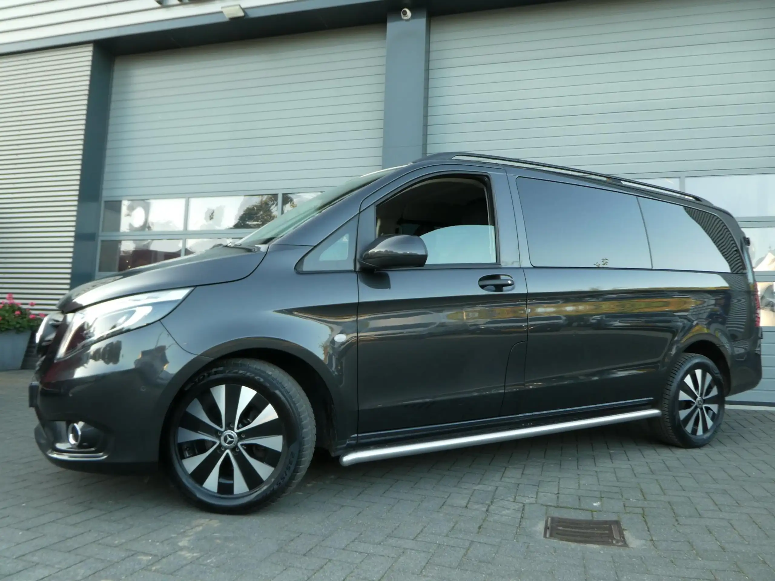 Mercedes-Benz - Vito