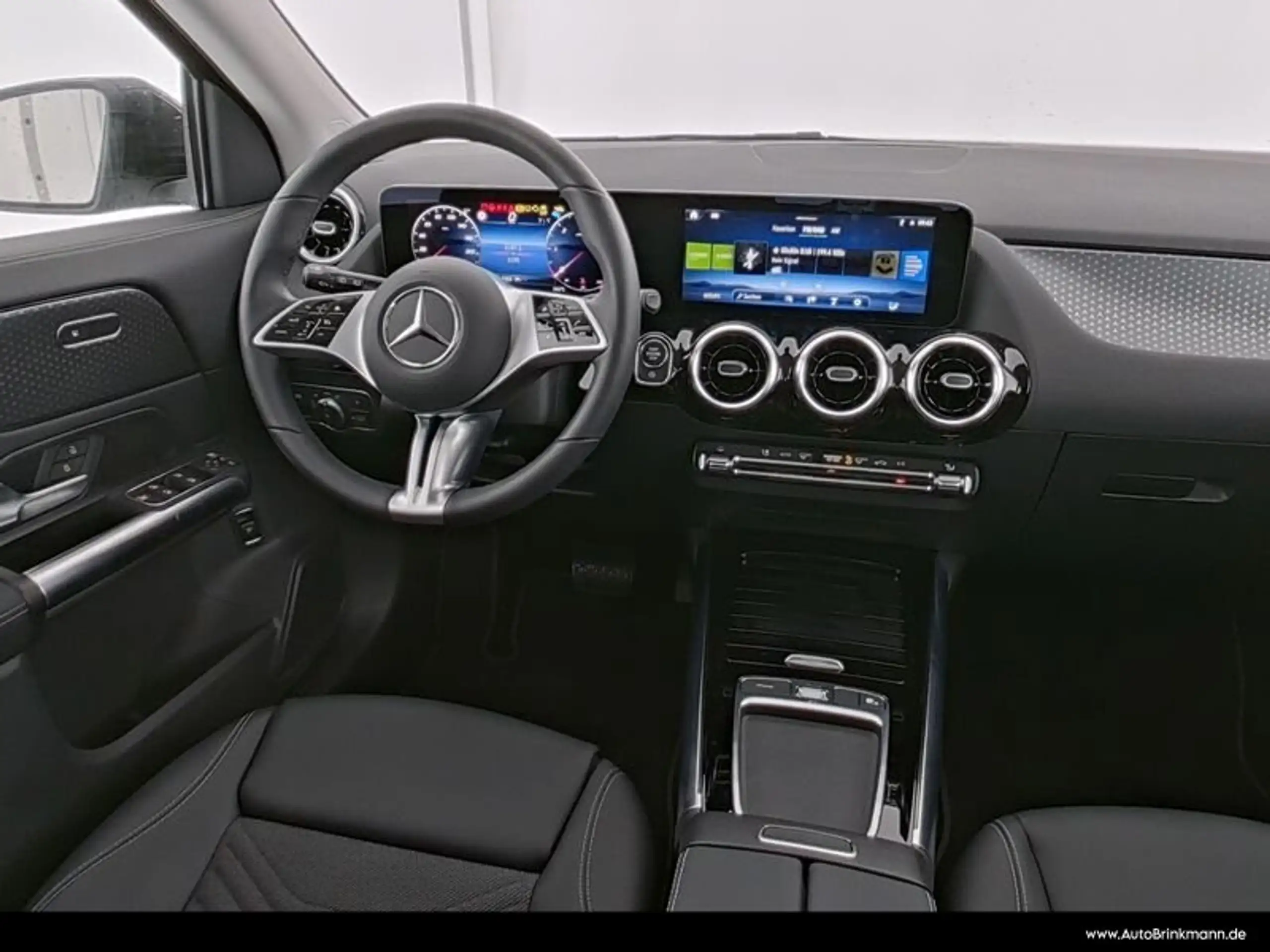 Mercedes-Benz - GLA 200