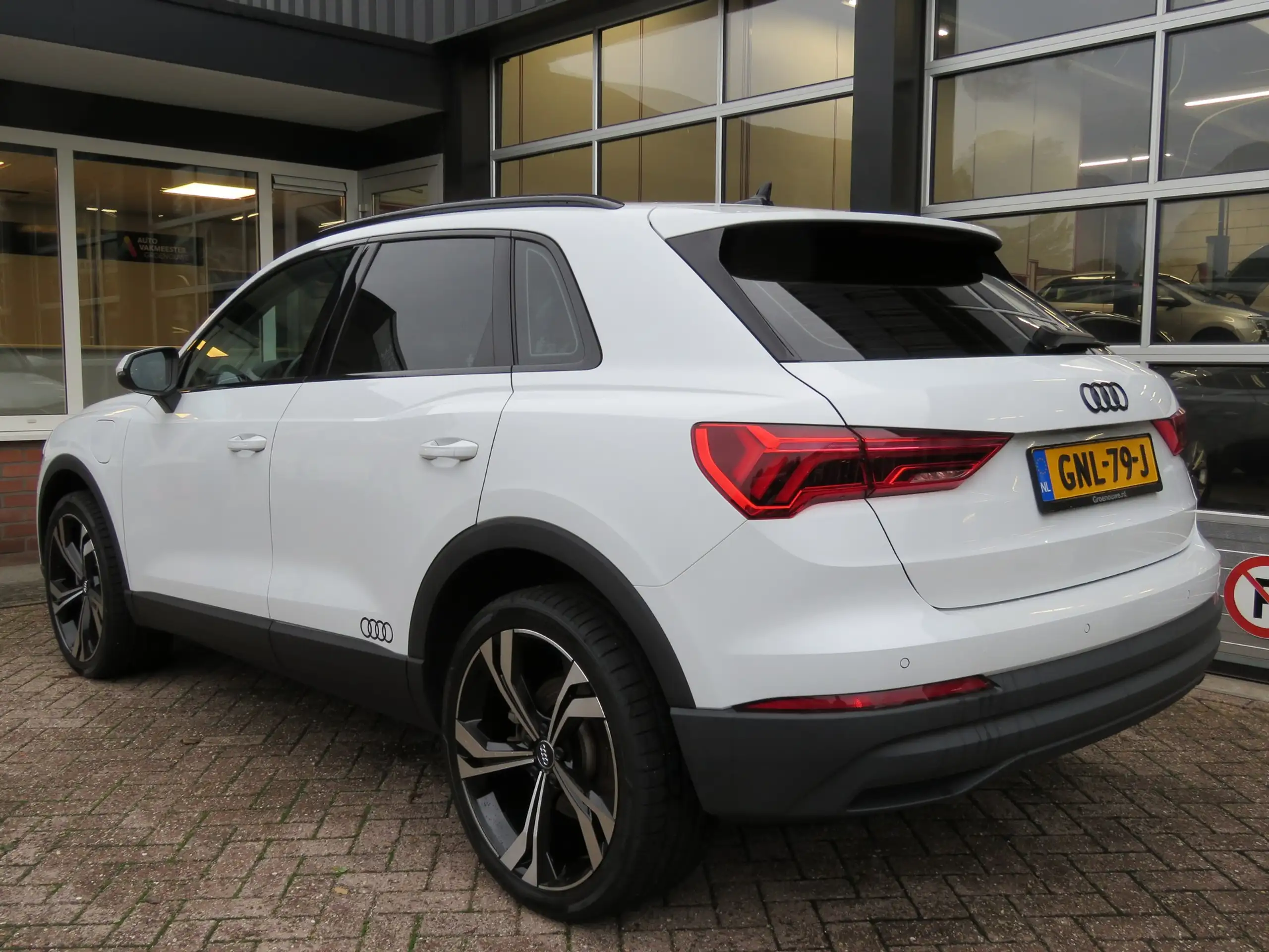 Audi - Q3