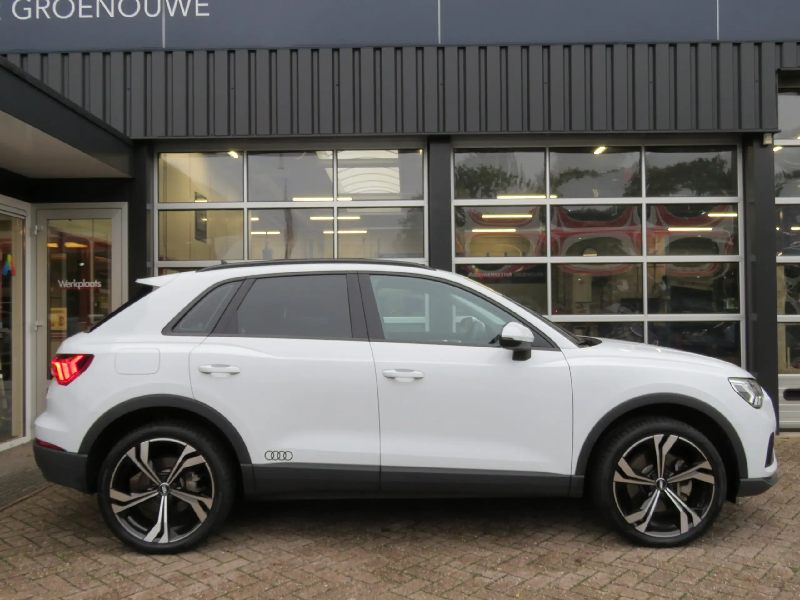 Audi - Q3