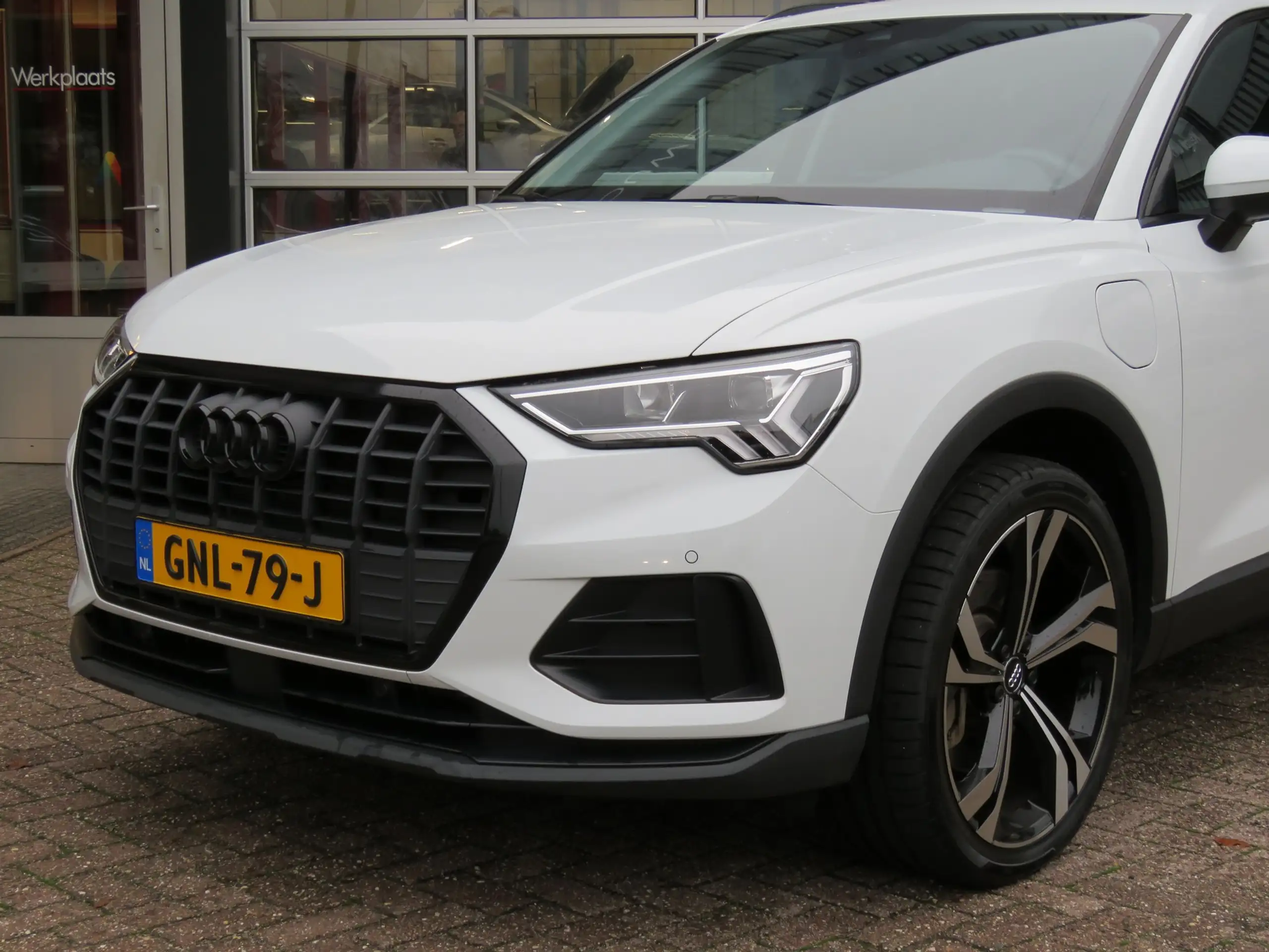 Audi - Q3