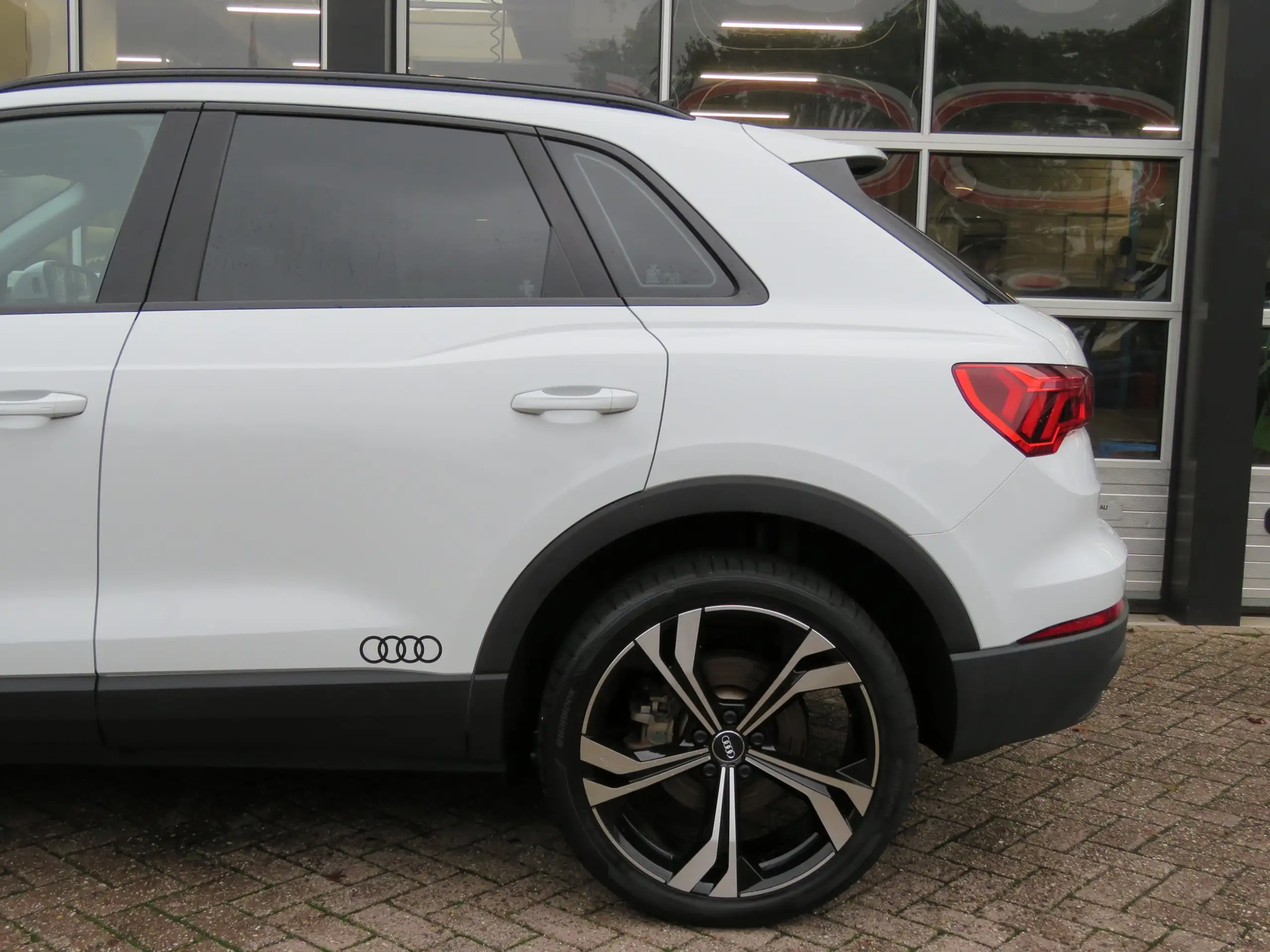 Audi - Q3