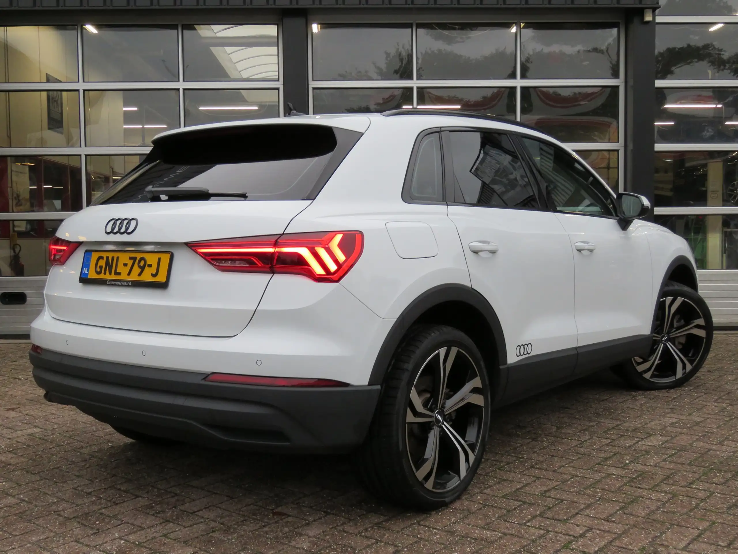 Audi - Q3