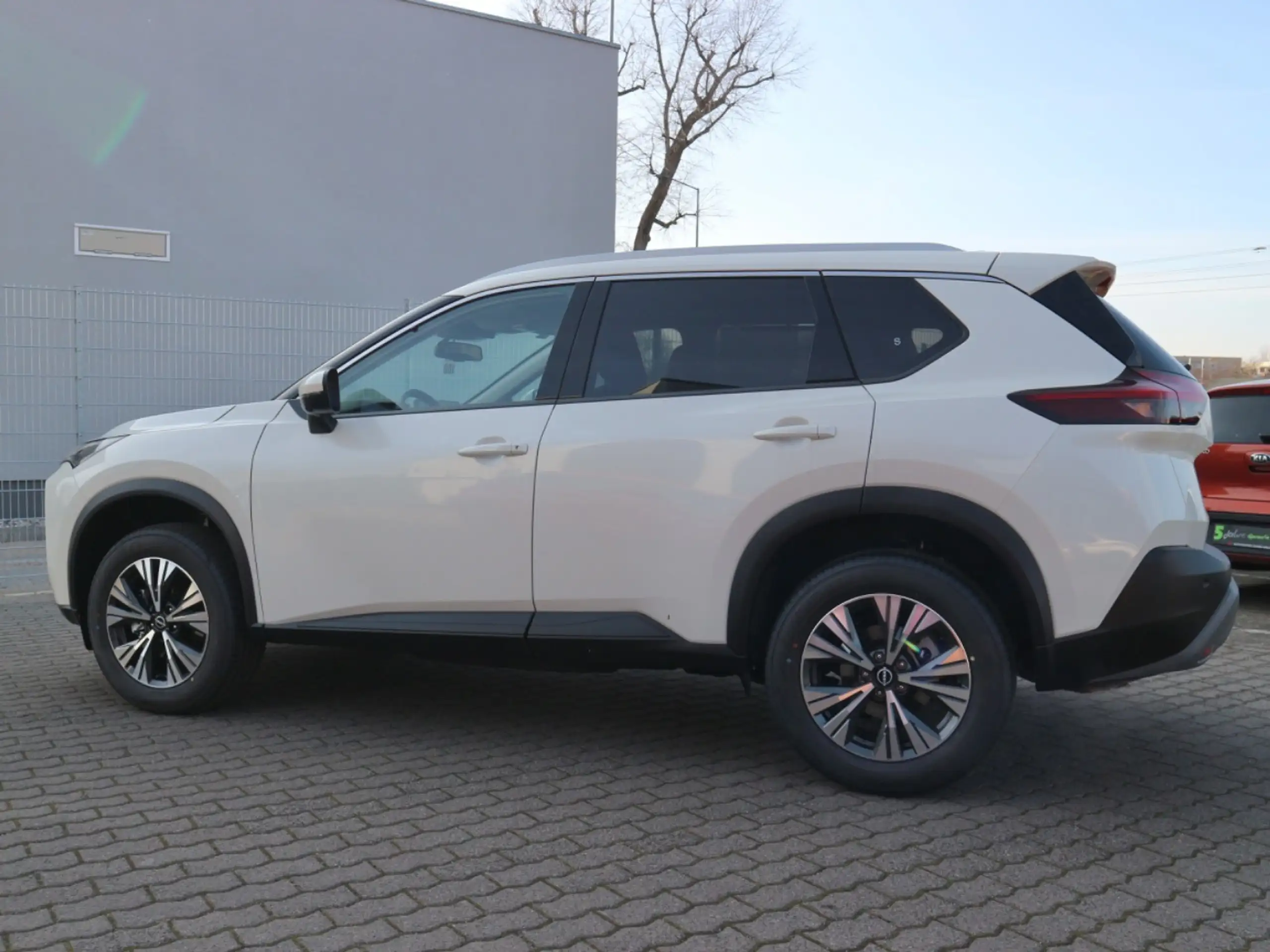 Nissan - X-Trail